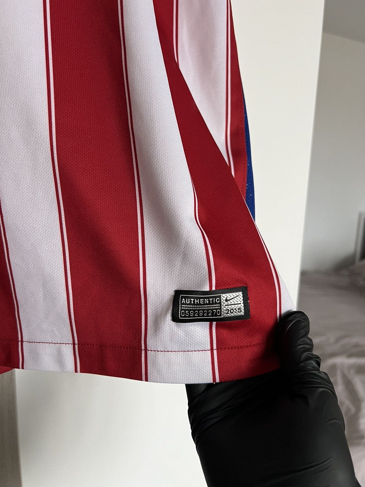 Nike Nike ATLETICO MADRID 2016 2017 HOME SOCCER SHIRT JERSEY Size US L / EU 52-54 / 3 - 4 Thumbnail
