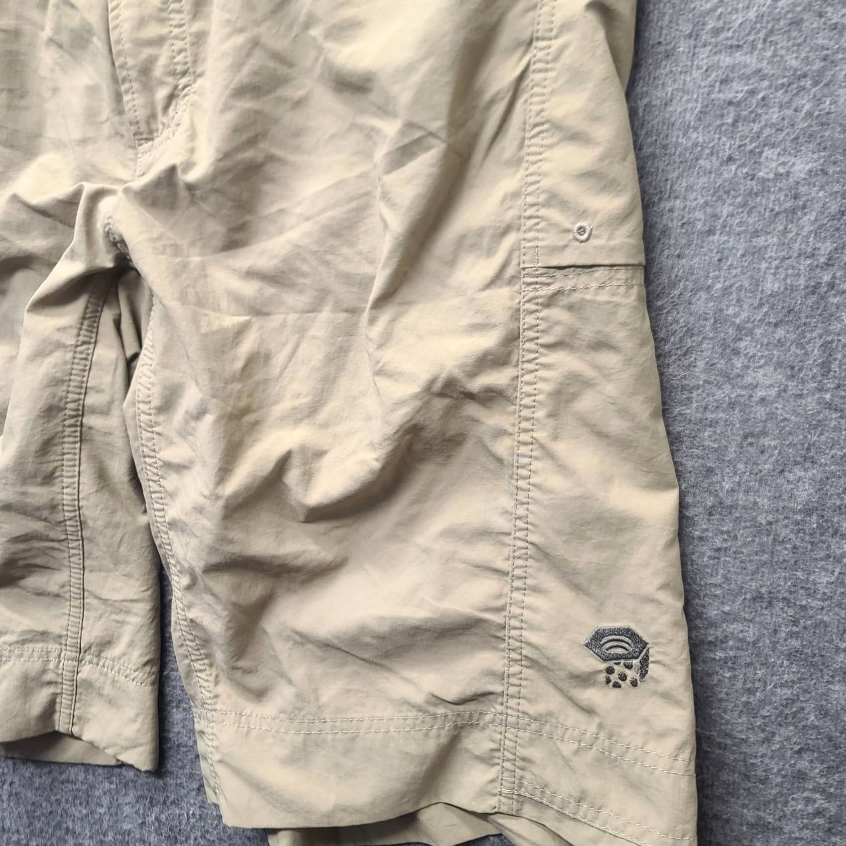 Mountain Hardwear VINTAGE Mountain Hardwear Cargo Shorts Mens M Regular Beige Nylon" Size US 31 - 7 Thumbnail