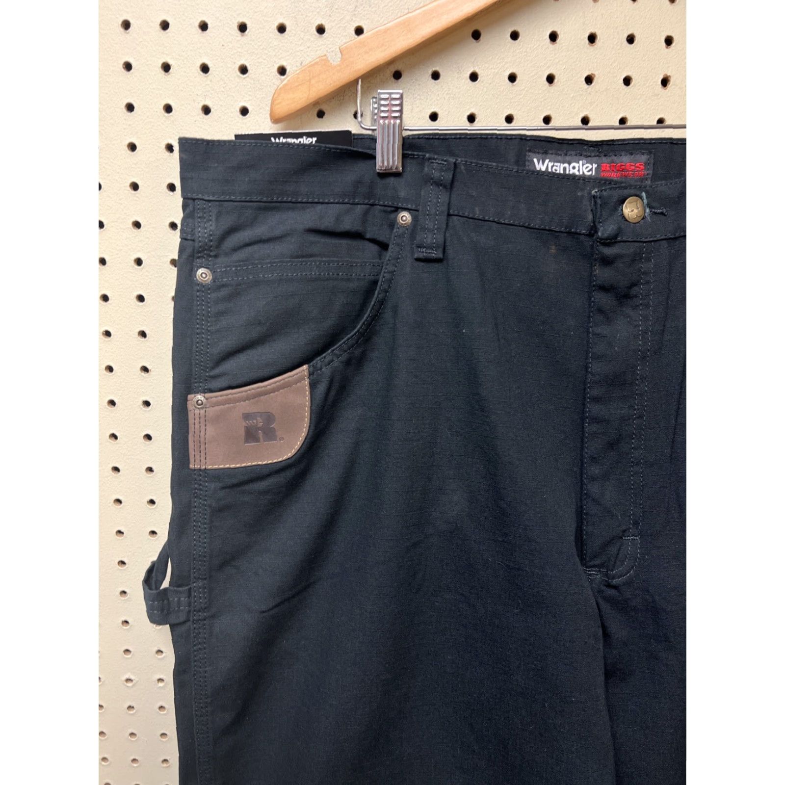 Wrangler New Wrangler Riggs Ranger Relaxed Fit Carpenter Cargo Pants 42x32 Black NWT Size US 42 / EU 58 - 5 Thumbnail