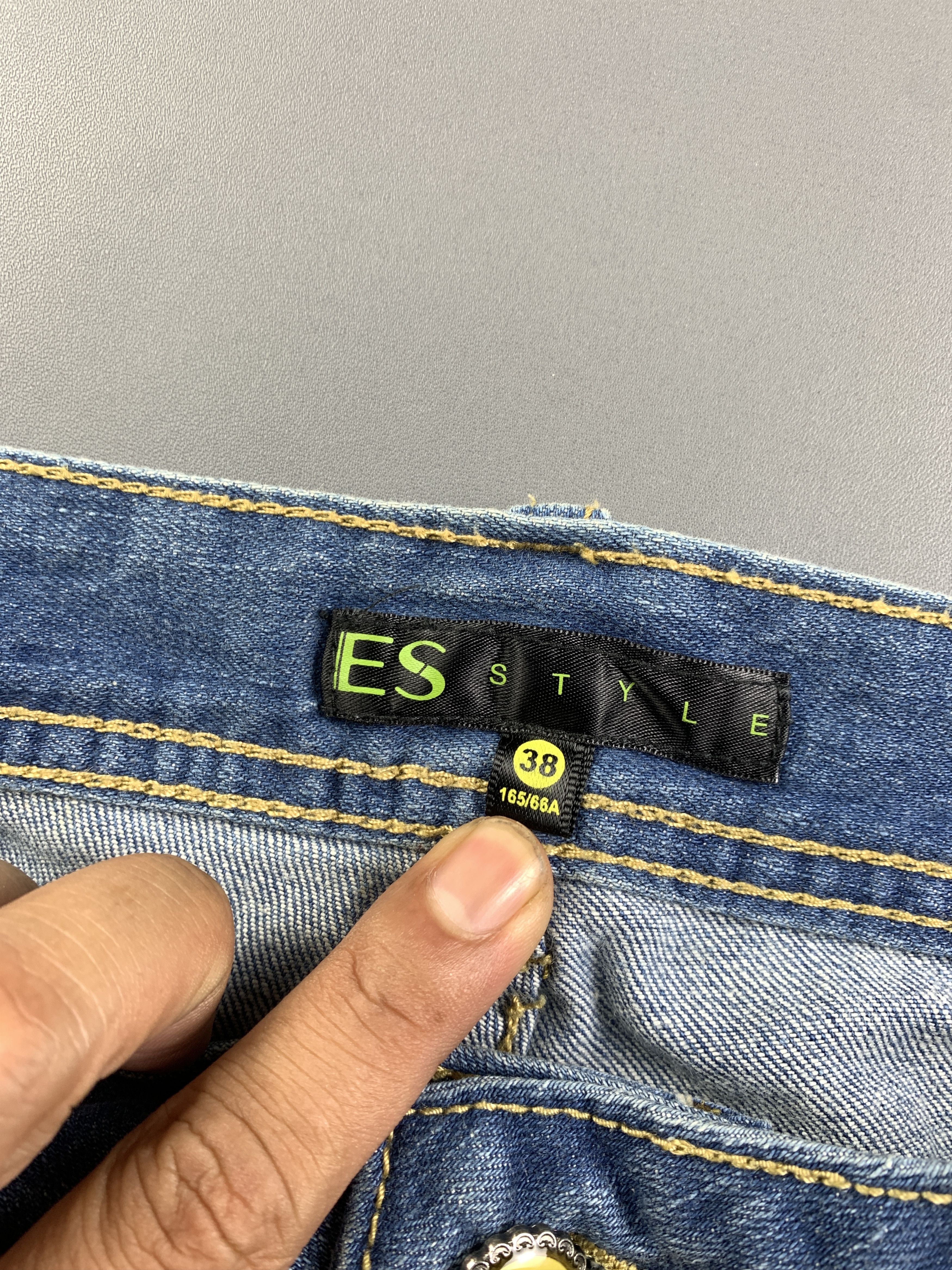 Japanese Brand Cute Puppy Embroidered Capri Jeans Shorts (31) Size 31" - 11 Thumbnail