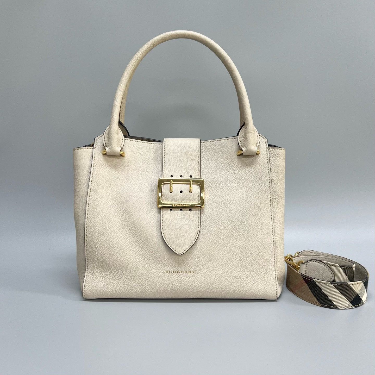 Burberry Pre-loved Bag Very good condition Size ONE SIZE - 1 Thumbnail