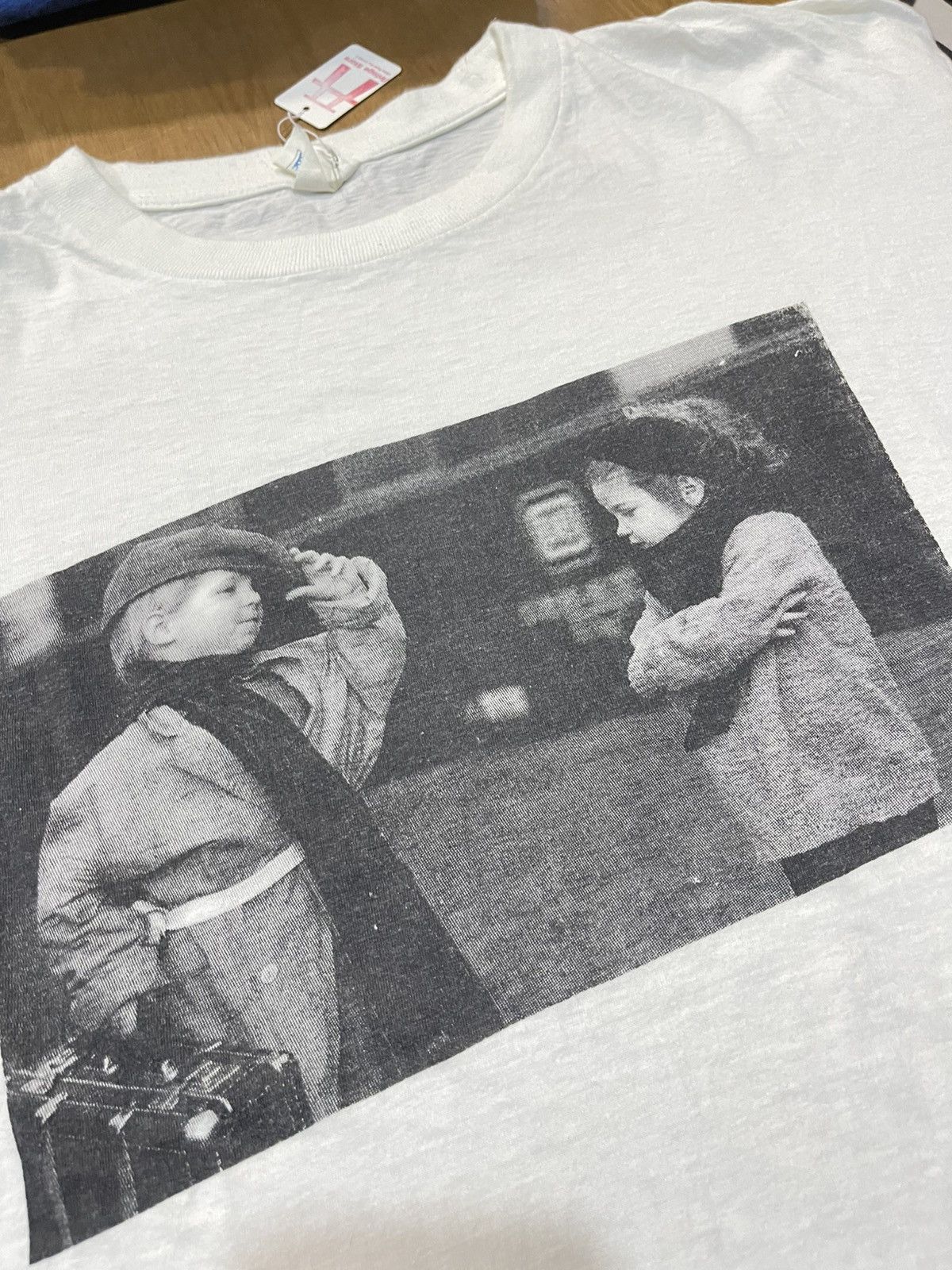 Arts & Science Vintage Boy Saluting Girl Photo Art/Photography Tee Size US XL / EU 56 / 4 - 4 Thumbnail