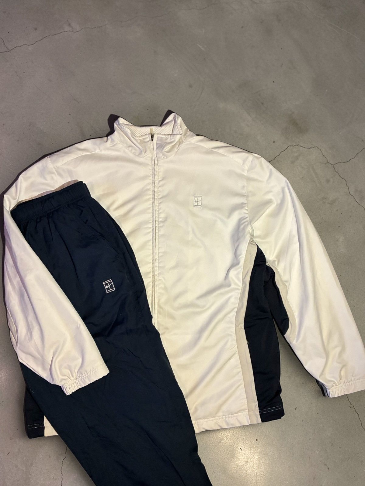 Nike Vintage Nike Court Tracksuit TennisSet Creme &Navy Gr.L (Y2K Size US L / EU 52-54 / 3 - 2 Thumbnail