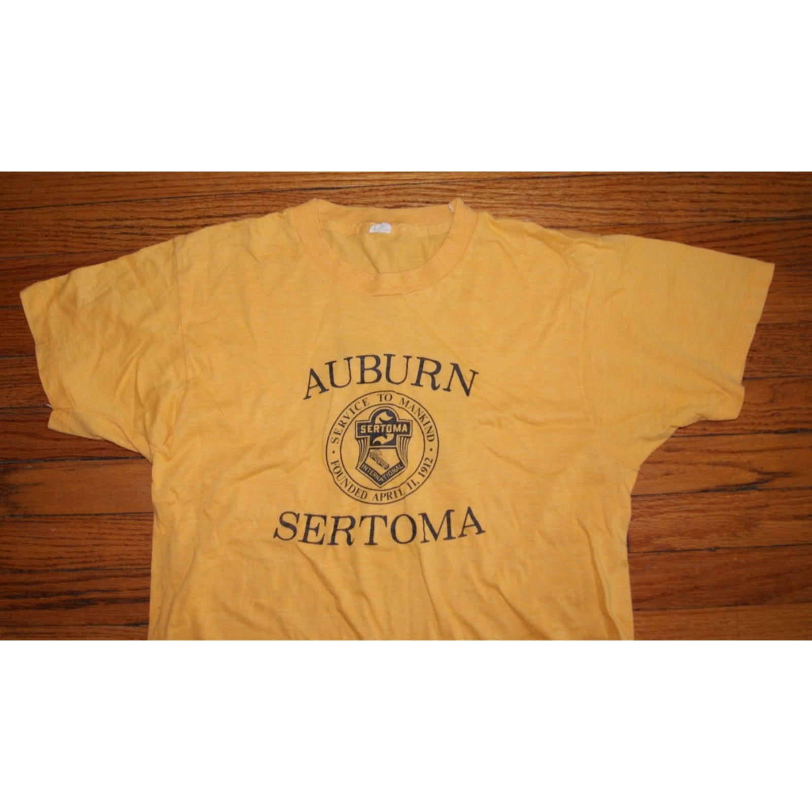 Vintage VTG Auburn Sertoma Service Mankind Yellow L TShirt USA Size US L / EU 52-54 / 3 - 2 Thumbnail