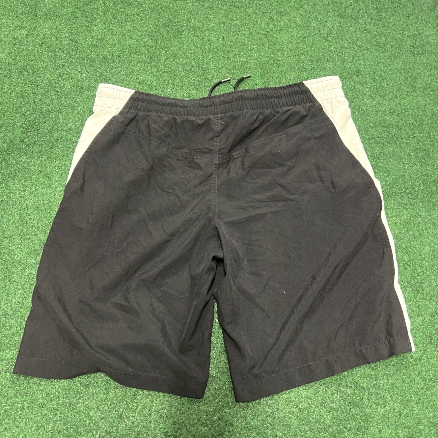 Nike Vintage Nike Basketball Shorts Black Embroidered Logo Athletic Y2K Men’s Size L Size US 33 - 7 Thumbnail