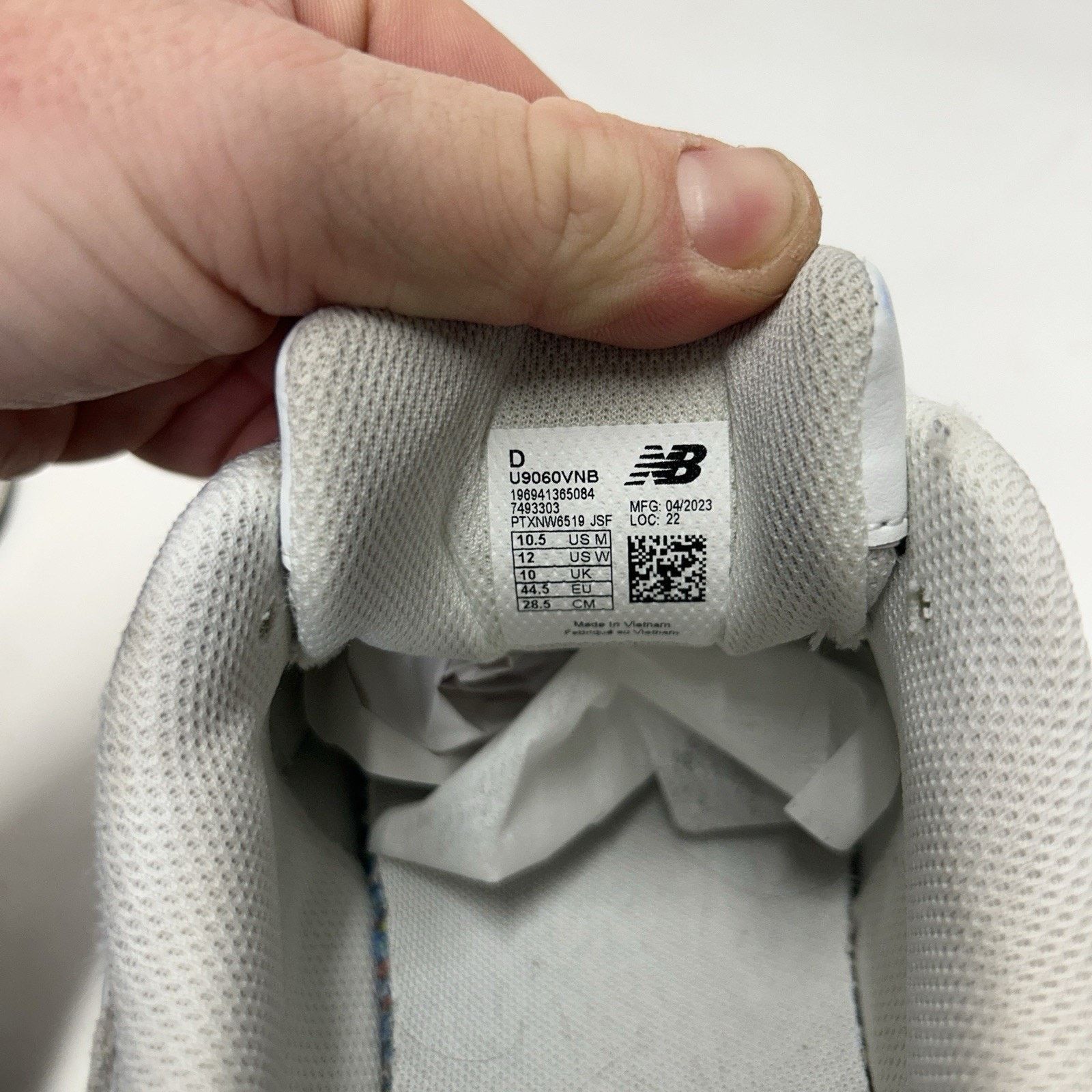 New Balance New Balance 9060 "White Navy” U9060VNB Size US 10.5 / EU 43-44 - 8 Thumbnail