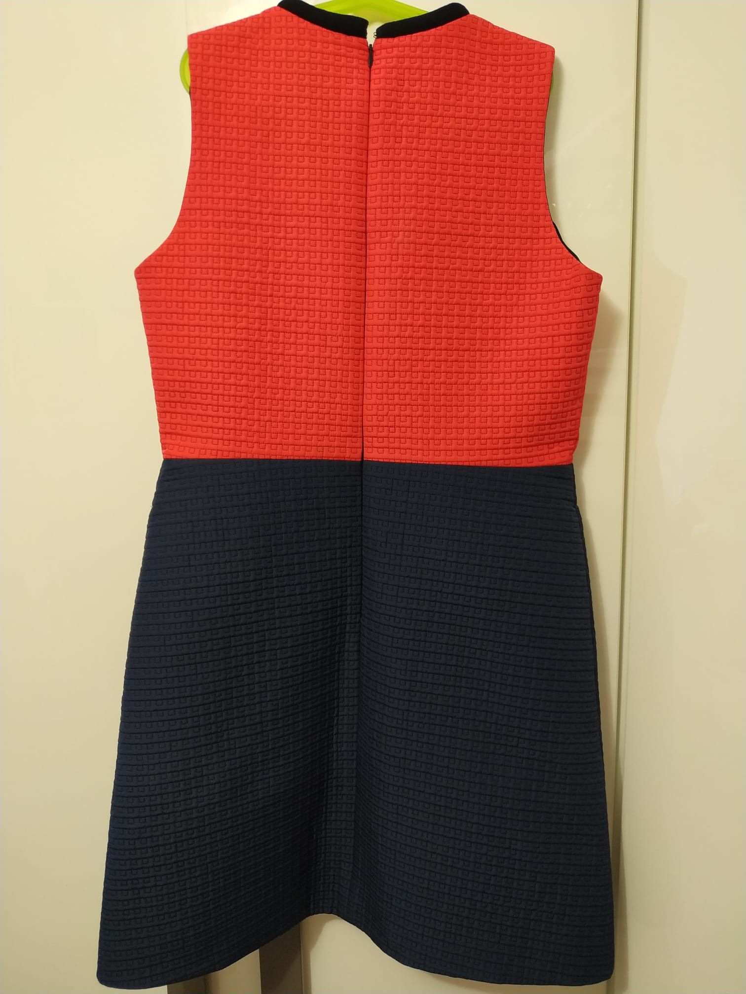 Victoria Beckham Victoria Beckham double colour dress S/M, US 8 Size M / US 6-8 / IT 42-44 - 2 Thumbnail