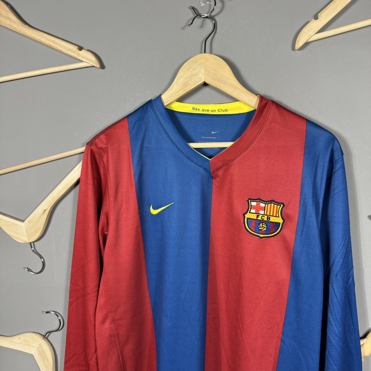 Vintage Vintage 2005/06 Barcelona Blokcore Fan Soccer Jersey Size US L / EU 52-54 / 3 - 2 Thumbnail