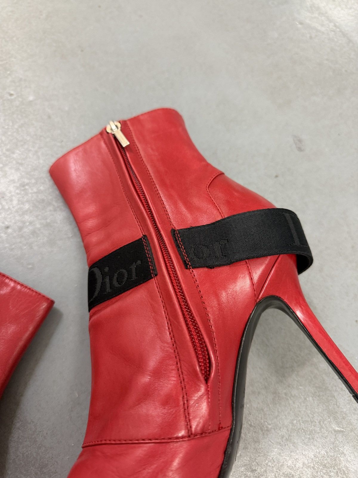 Dior Dior by John Galliano Red Leather Strap Ankle Boots Size US 9.5 / IT 39.5 - 9 Thumbnail