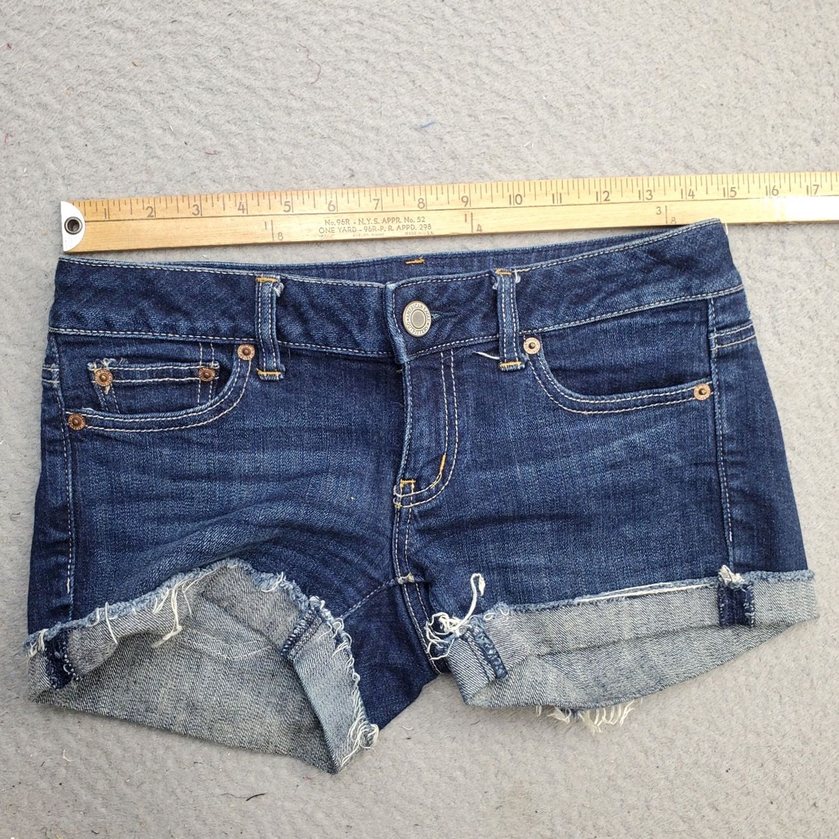 American Eagle Outfitters American Eagle Outfitters Womens 2 Blue Denim Cut-Off Shorts 5-Pocket Design Cuffed Raw Hem Size 26" / US 2 / IT 38 - 5 Thumbnail