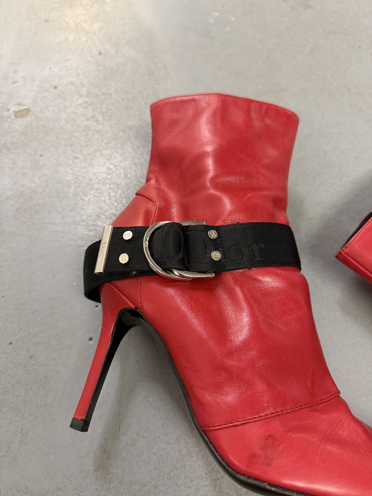 Dior Dior by John Galliano Red Leather Strap Ankle Boots Size US 9.5 / IT 39.5 - 10 Thumbnail