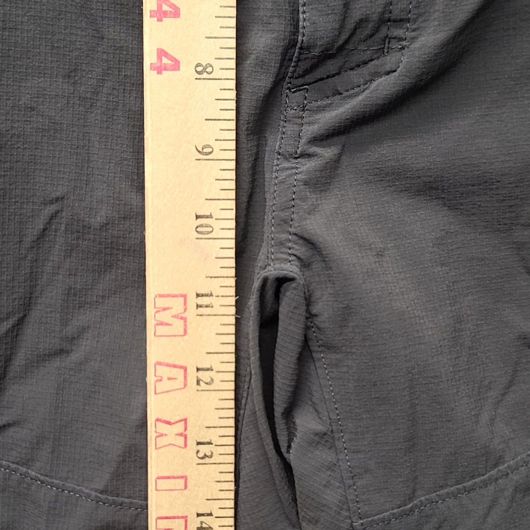 Mountain Hardwear VINTAGE Mountain Hardwear Shorts Womens 10 Logan Canyon Regular Fit Cargo Hiking MTB Size 32" / US 10 / IT 46 - 4 Thumbnail