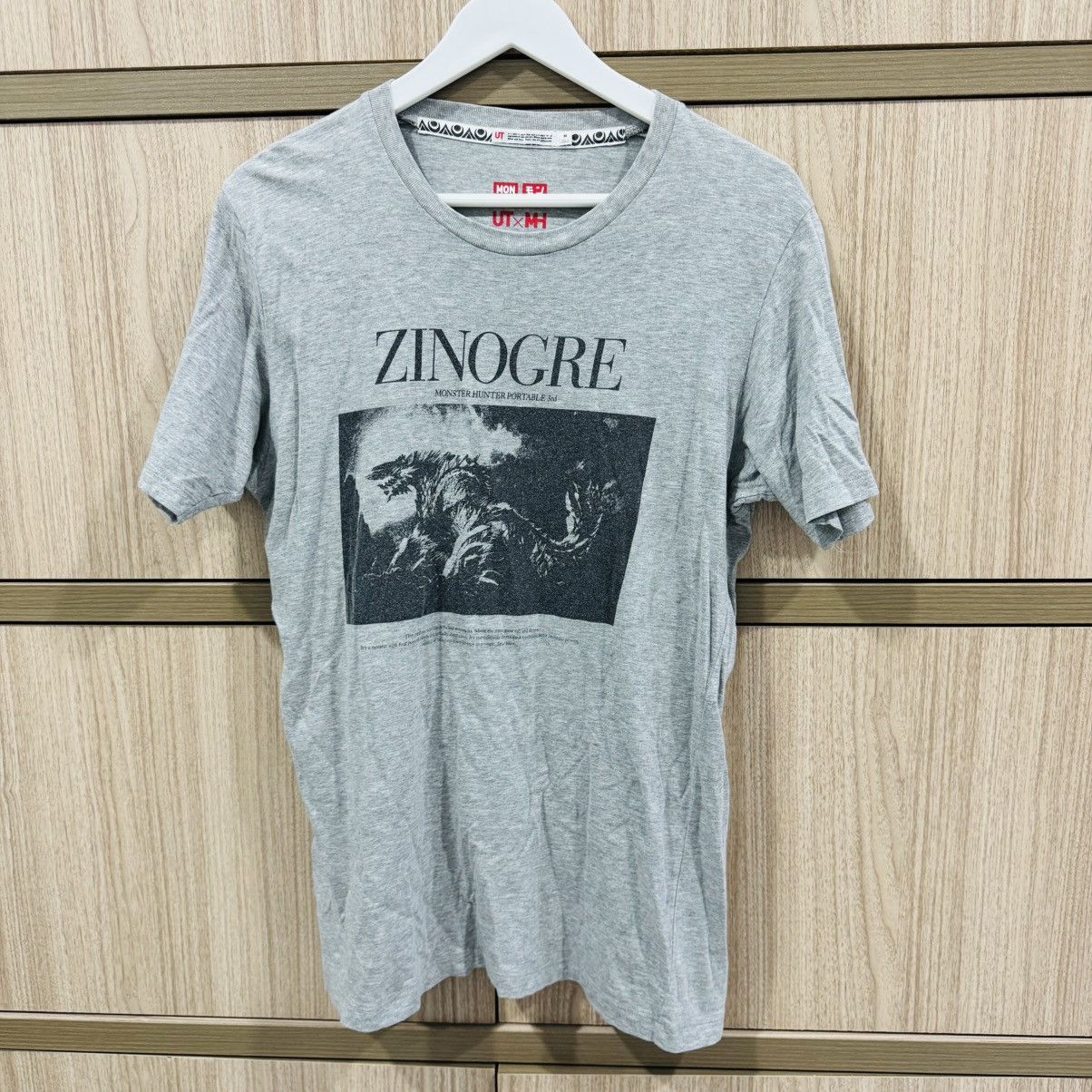 Anime Uniqlo x Monster Hunter UT Graphic T-Shirt Size US M / EU 48-50 / 2 - 1 Thumbnail