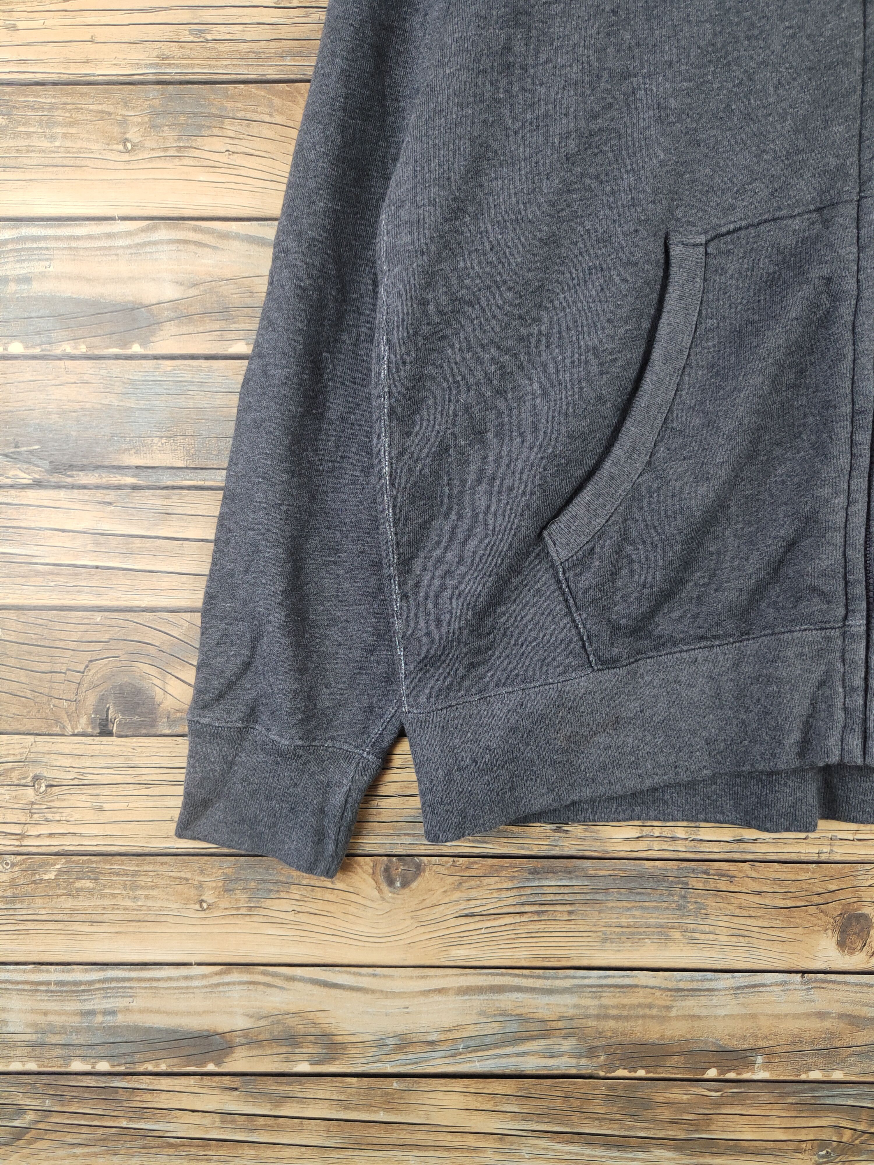 Japanese Brand × Vintage Uniqlo japan vintage Black Hoodie Sweaters #W959 Size US L / EU 52-54 / 3 - 4 Thumbnail