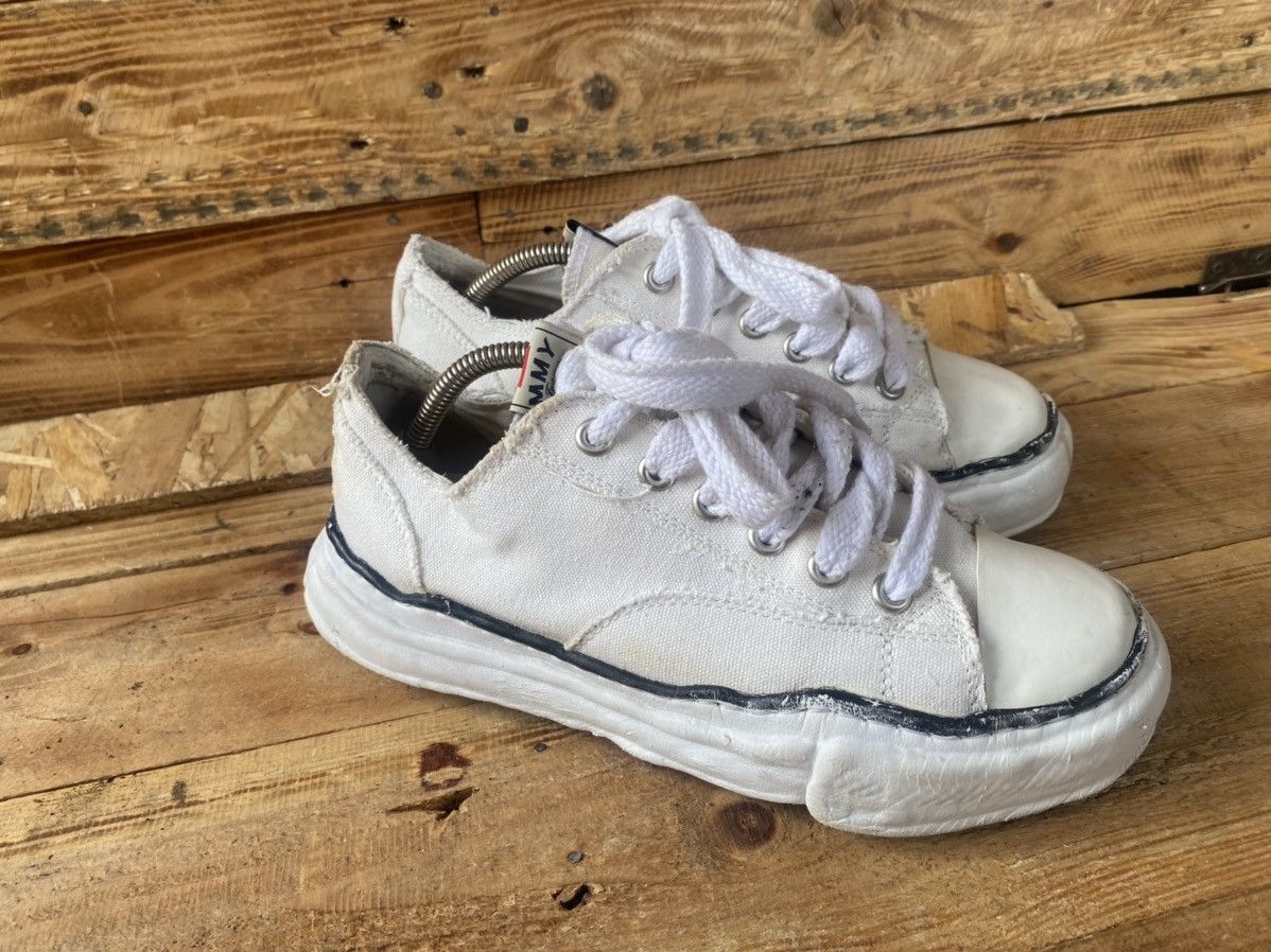 Maison MIHARA YASUHIRO Maison mihara yasuhiro white low-too canvas sneakers sz 41 Size US 8 / EU 41 - 11 Thumbnail