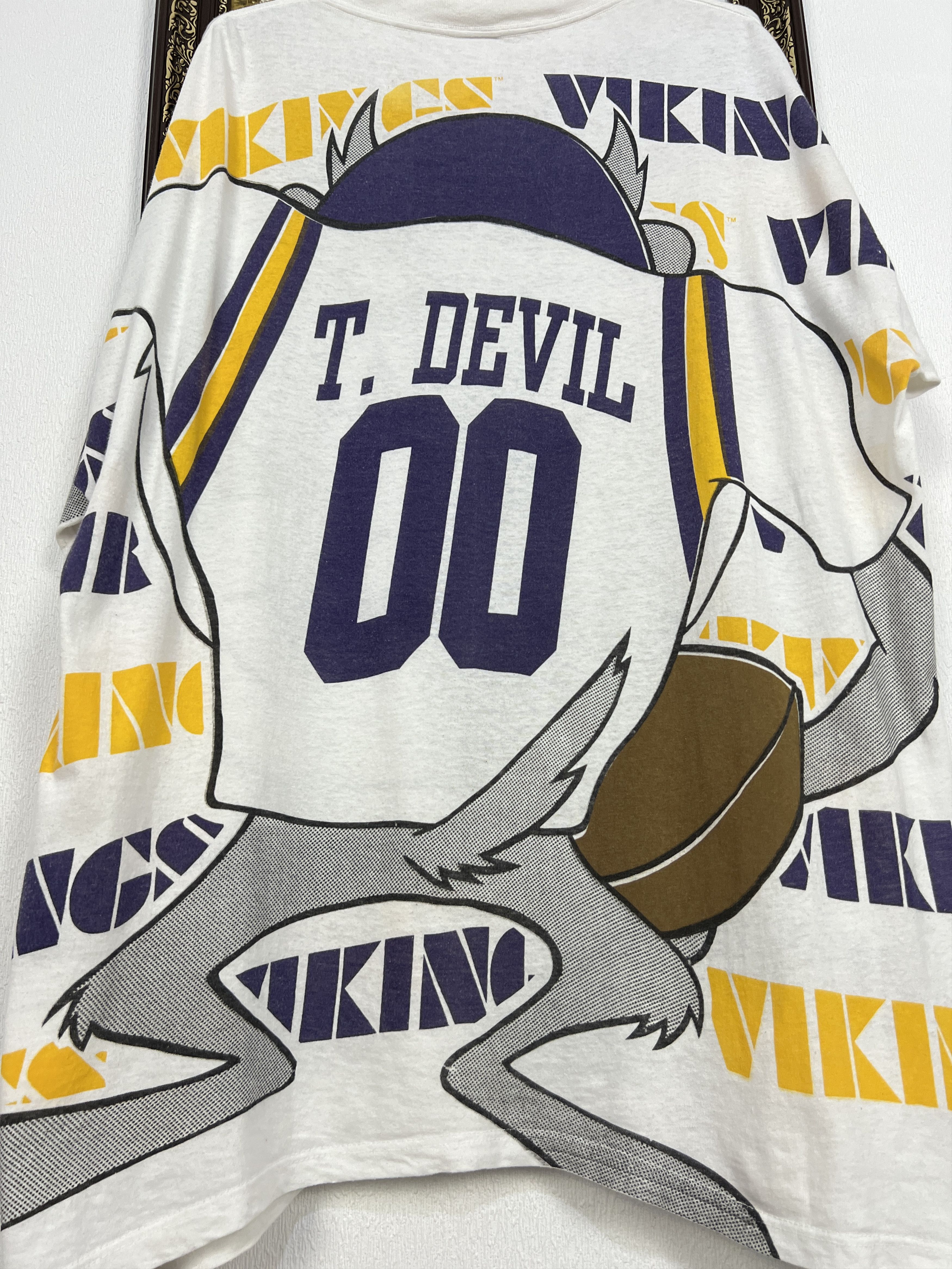 Vintage Vintage RARE Minnesota Vikings Taz All Over Print NFL Shirt Size US XXL / EU 58 / 5 - 15 Thumbnail