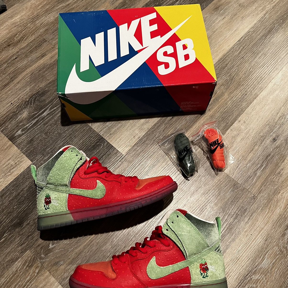 Nike Nike Sb Dunk High Strawberry Cough Size US 10.5 / EU 43-44 - 21 Thumbnail