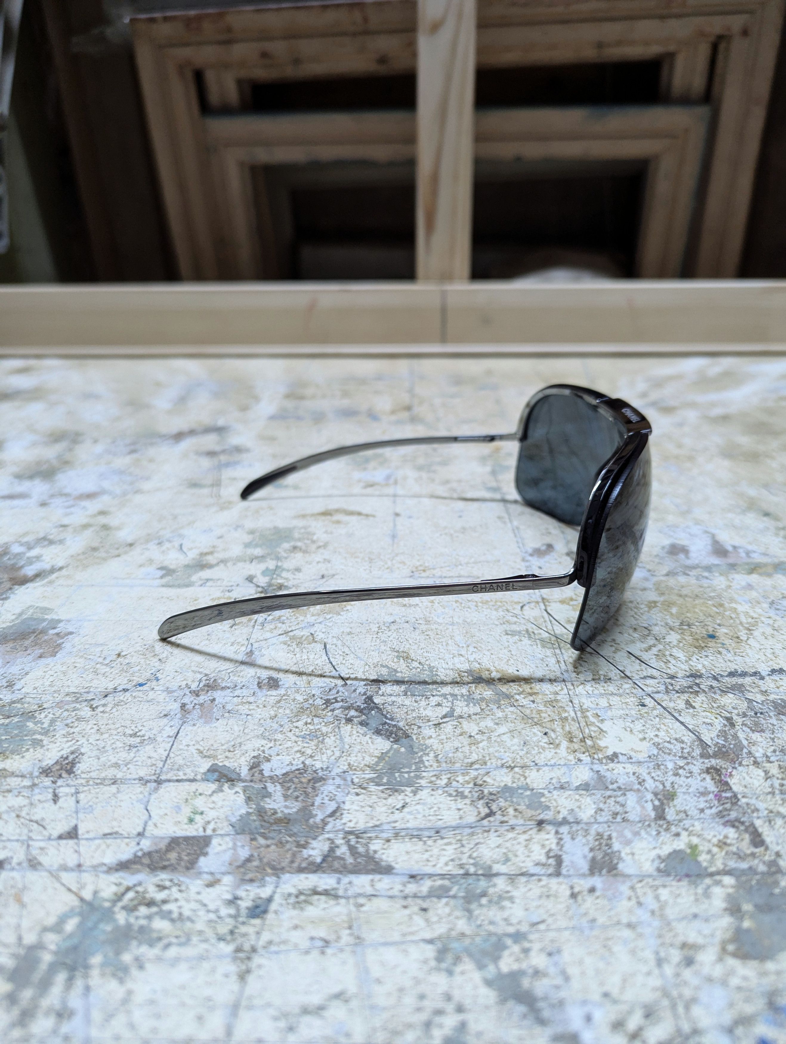 Chanel 00s Chanel Shield Rimless Sunglasses Size ONE SIZE - 4 Thumbnail