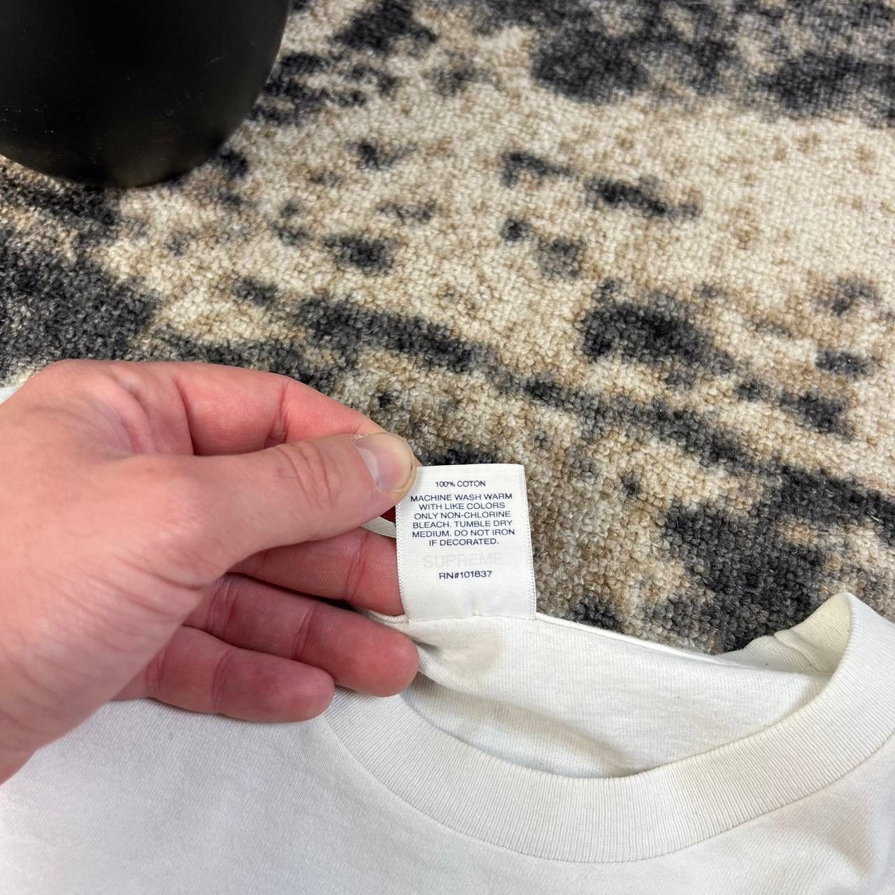 Supreme Supreme Big Center Logo White T-Shirt Streetwear Style 1TS21 Size US M / EU 48-50 / 2 - 5 Thumbnail