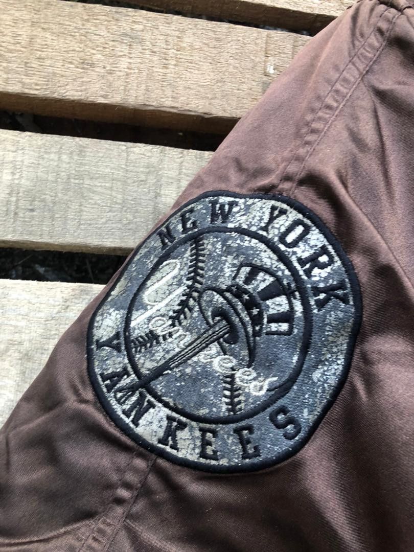 MLB Vintage New York Yankees Varsity Jacket Distressed Size US L / EU 52-54 / 3 - 6 Thumbnail