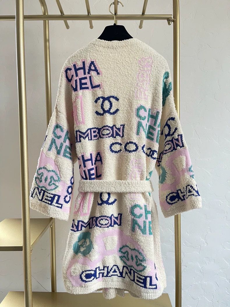 Chanel Chanel 23s towel bathrobe cardigan coat Size XXS / US 00 / IT 34 - 2 Thumbnail