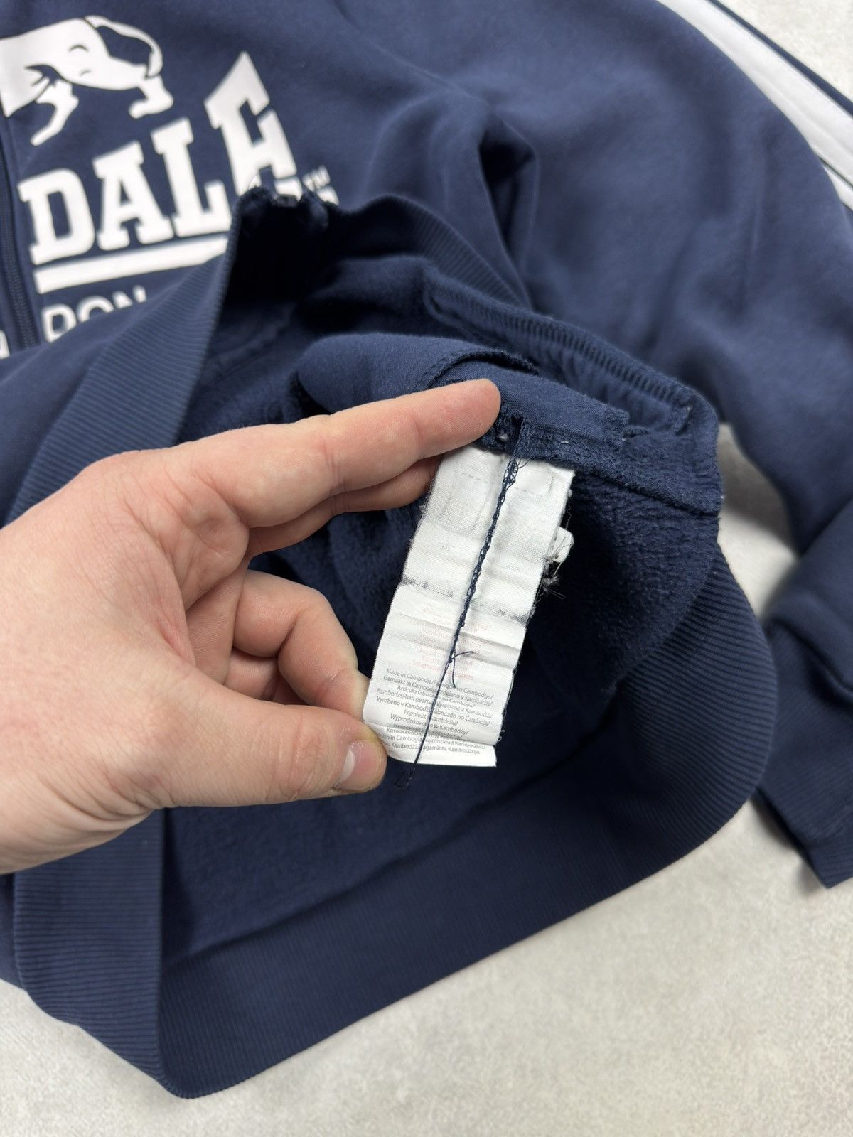 Lonsdale Vintage Lonsdale London 00s Zip Sweatshirt Big Logo Size US S / EU 44-46 / 1 - 10 Thumbnail