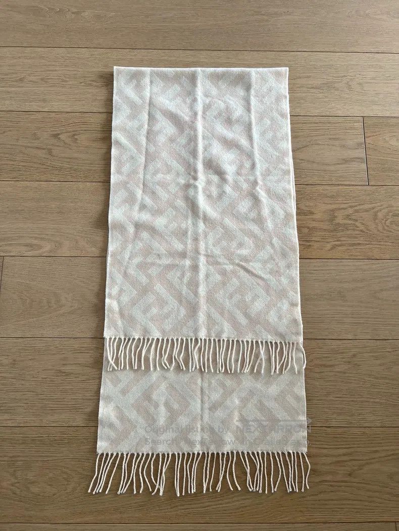 Fendi Fendi size 170*45cm Nude cashmere fringed scarf Size ONE SIZE - 2 Thumbnail
