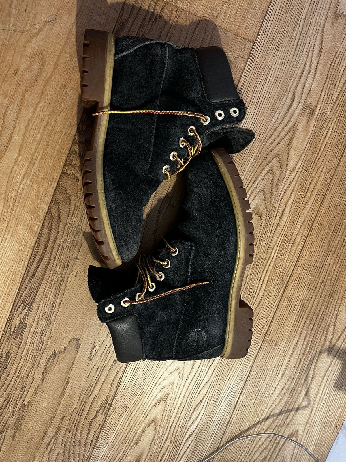 Timberland Unique Pair of Timberland Classic Suede Fluffy Black Size US 8.5 / EU 41-42 - 8 Thumbnail