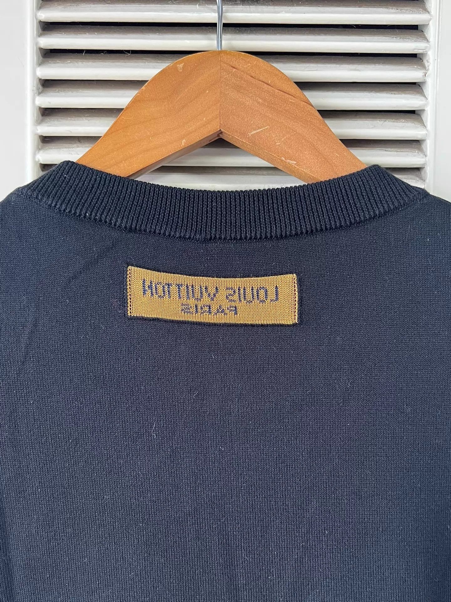 Louis Vuitton Louis Vuitton Black Knit Short-Sleeve XS LV Logo Print Size XS / US 0-2 / IT 36-38 - 5 Thumbnail