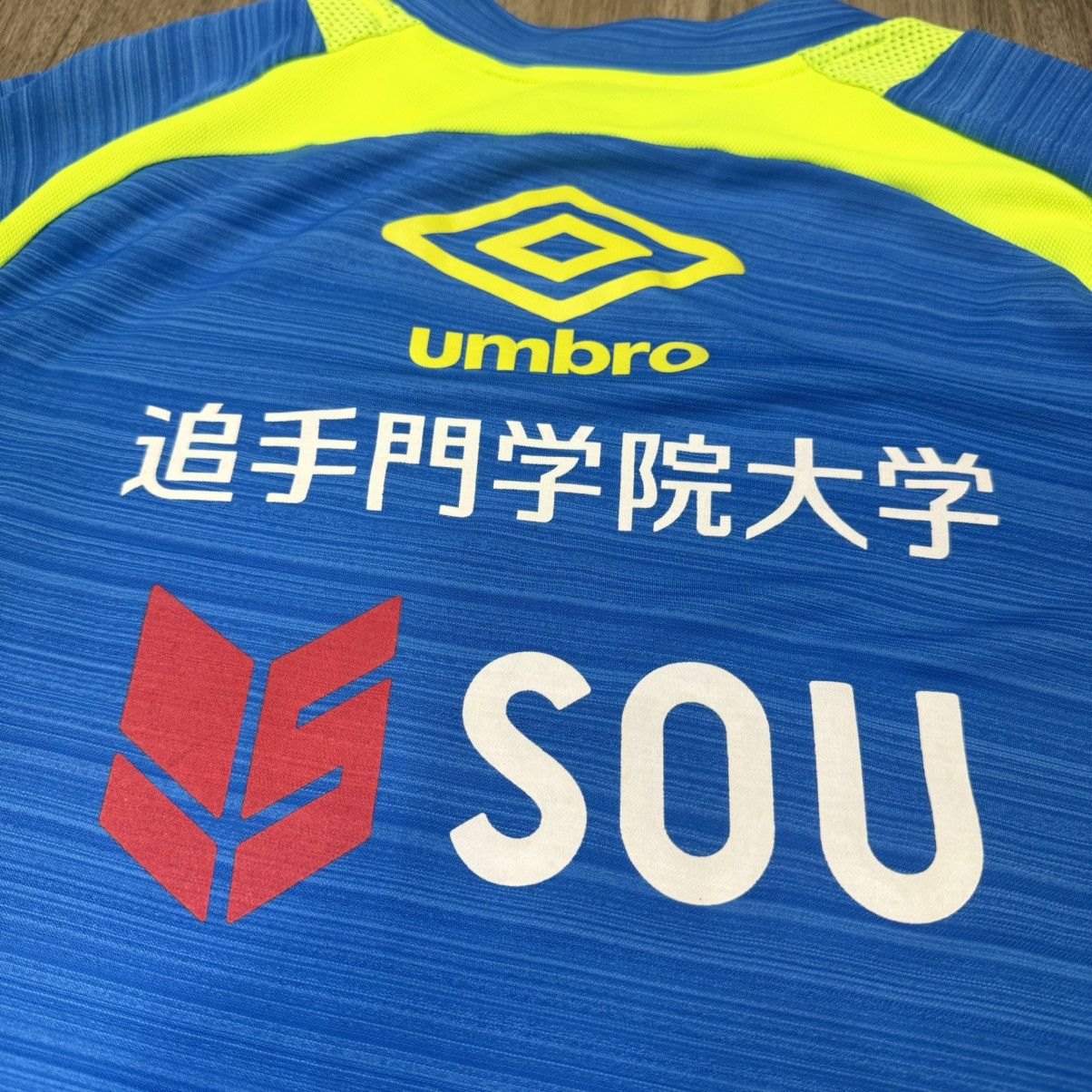Umbro Osaka Gamba player issued/worn training jersey Size US M / EU 48-50 / 2 - 8 Thumbnail