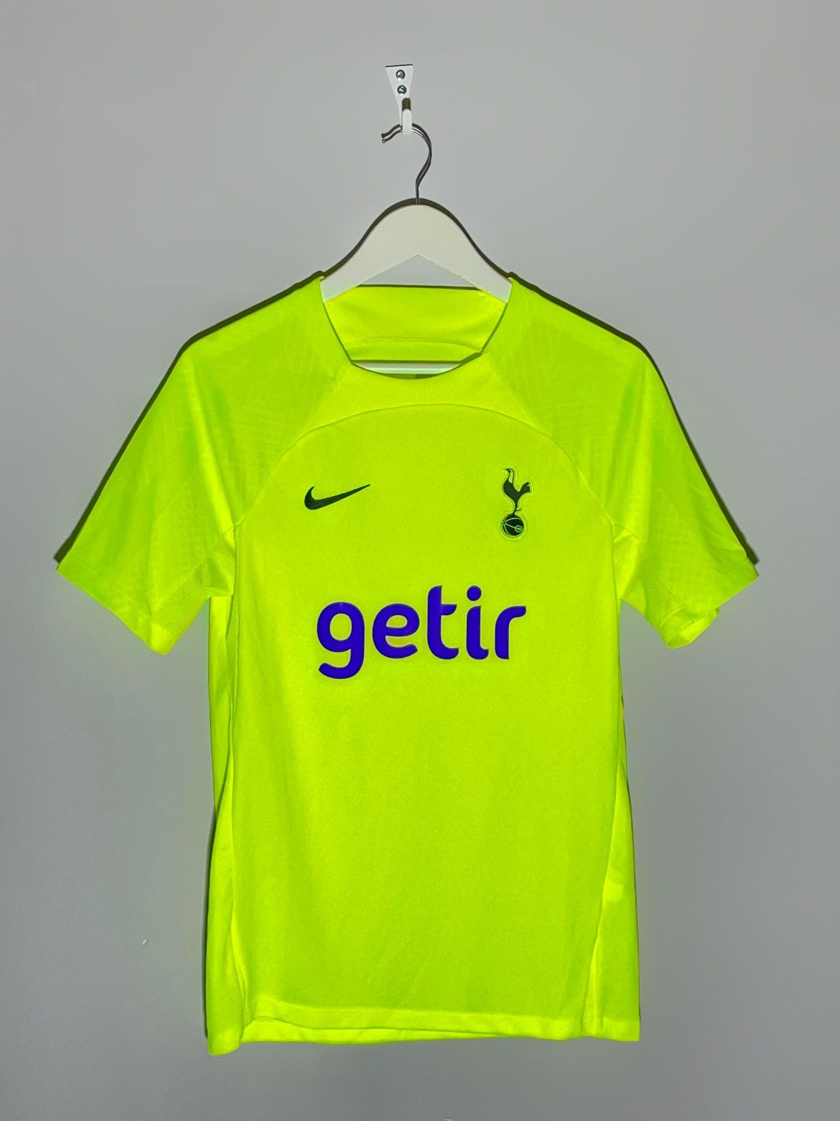 Nike Nike Tottenham Hotspur Strike Y2K Streetwear Football Shirt Size US S / EU 44-46 / 1 - 1 Thumbnail