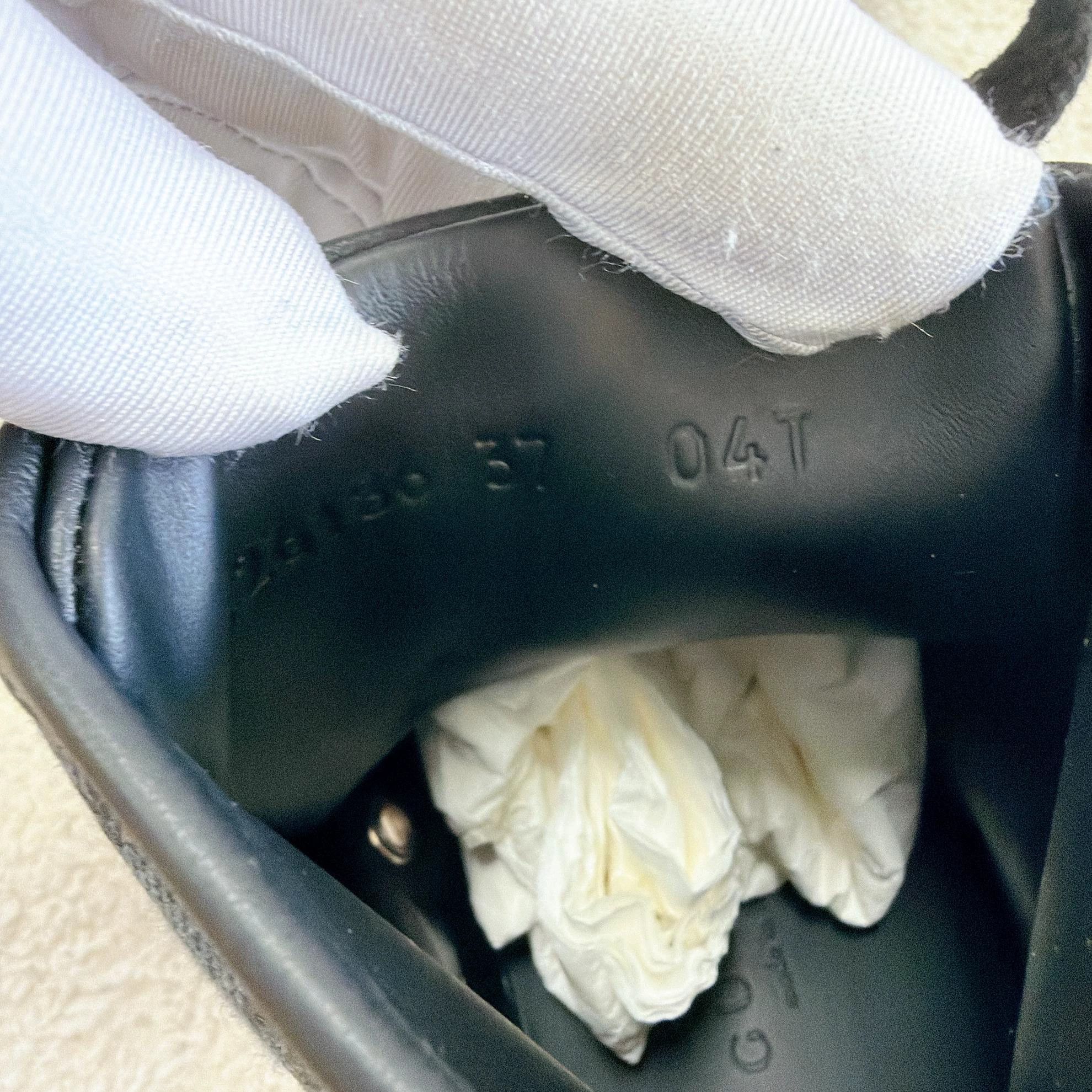 Gucci Gucci Black Canvas All-Over Logo Sneakers 37 Size US 6.5 / IT 36.5 - 8 Thumbnail