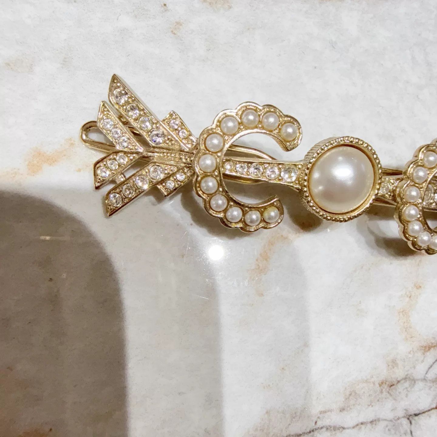 Chanel Chanel Pearl Hairclip Cupid's Arrow Brand New Size ONE SIZE - 3 Thumbnail