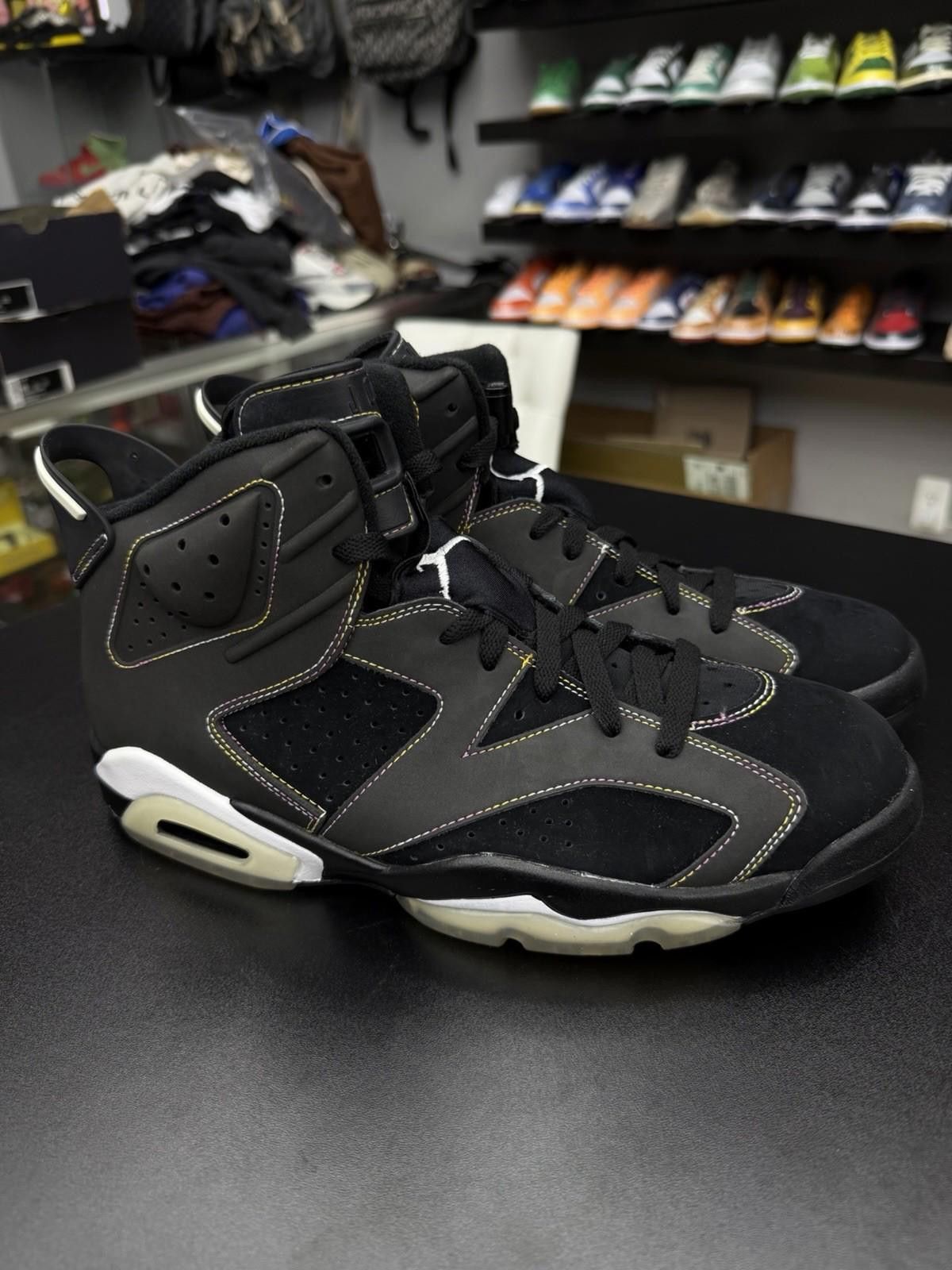 Jordan Brand Size 11 - Jordan 6 Retro Lakers 2010 RARE UN Worn Authentic Size US 11 / EU 44 - 2 Thumbnail