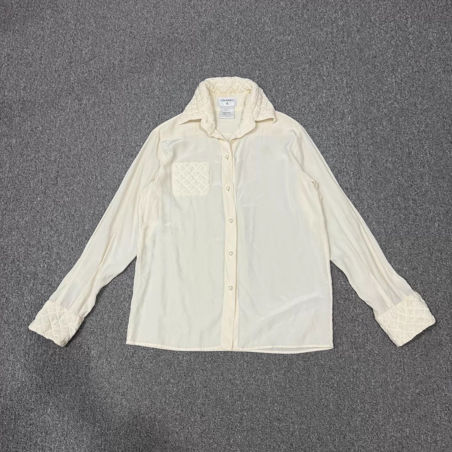 Chanel Chanel Beige Quilted Cotton Silk Paneled Shirt 36 Size XS / US 0-2 / IT 36-38 - 1 Thumbnail