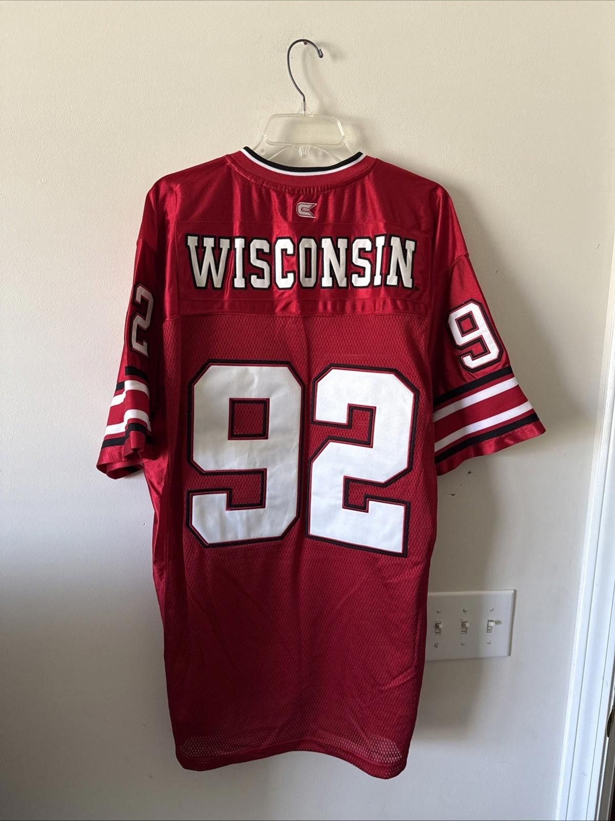 Colosseum Athletics Men’s Colosseum Wisconsin Badgers Jersey #92 Sz L - NWT Size ONE SIZE - 6 Thumbnail