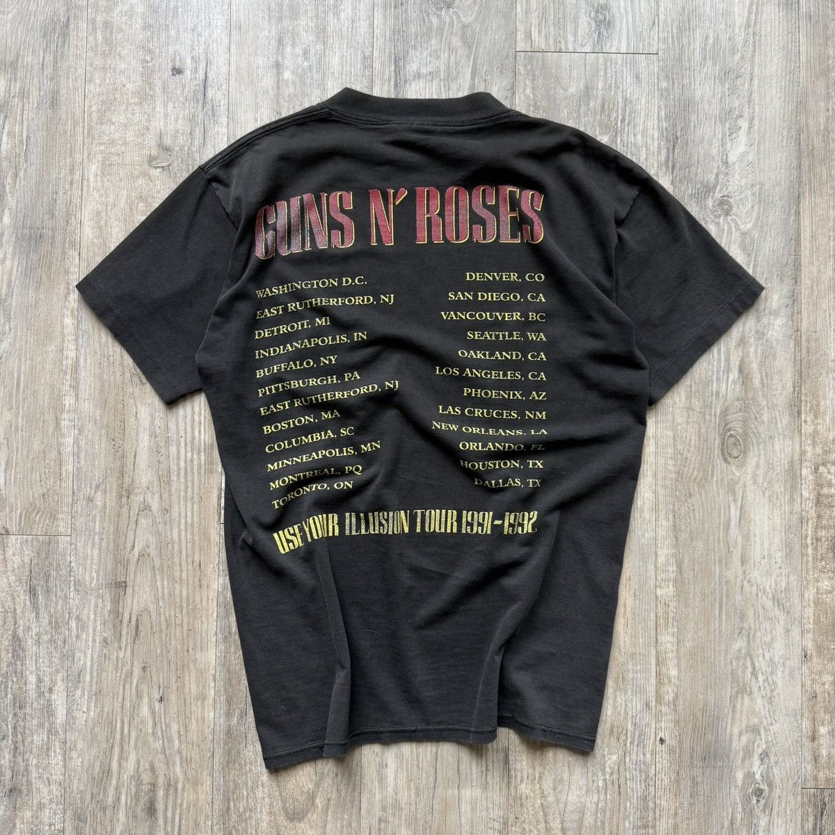 Band Tees 1992 Guns N'Roses Use your Illusion Tour Tee Size US M / EU 48-50 / 2 - 2 Thumbnail