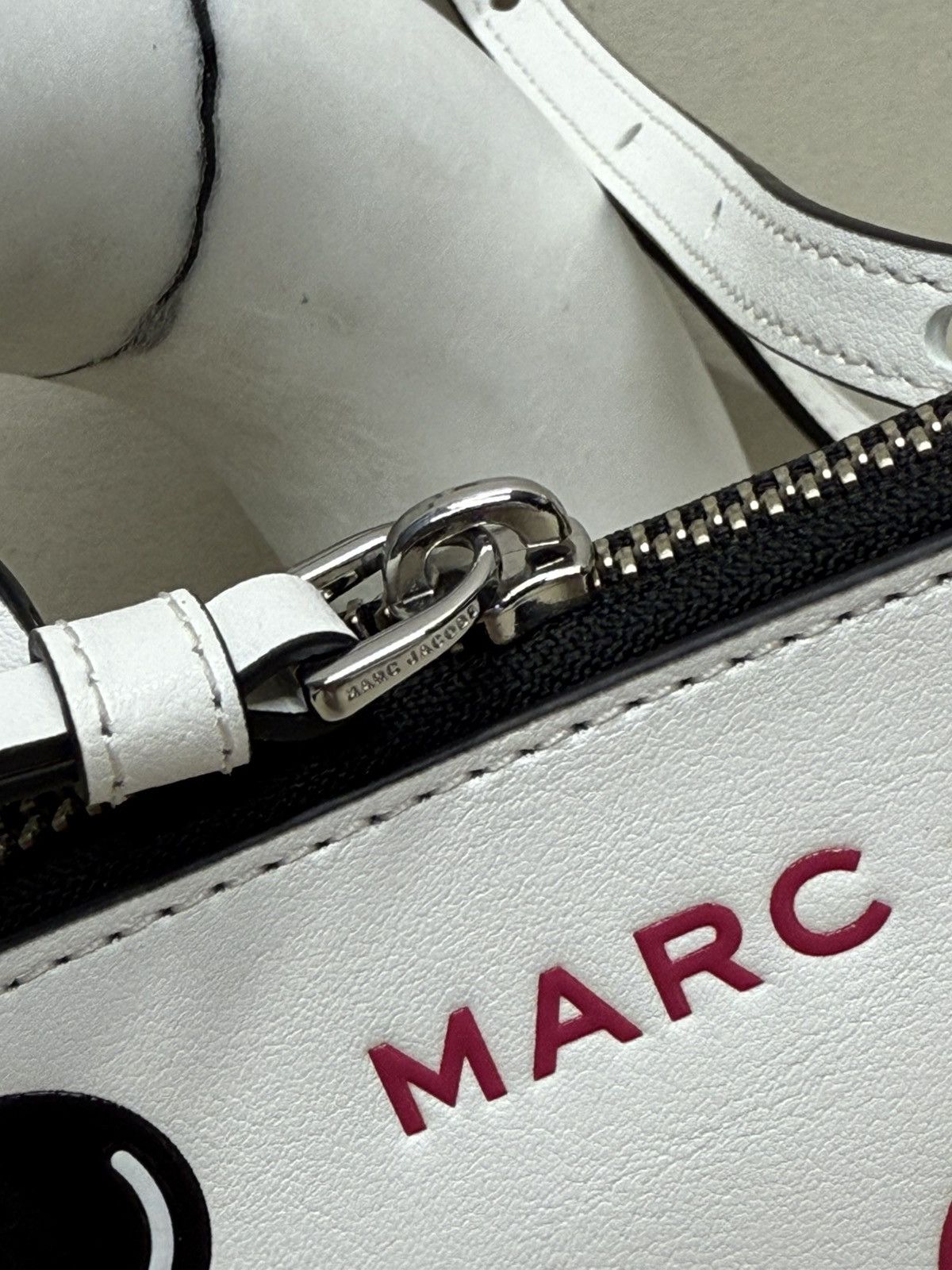 Marc Jacobs (new+tag) Marc Jacobs crossbody fit large iphone pro max Size ONE SIZE - 7 Thumbnail