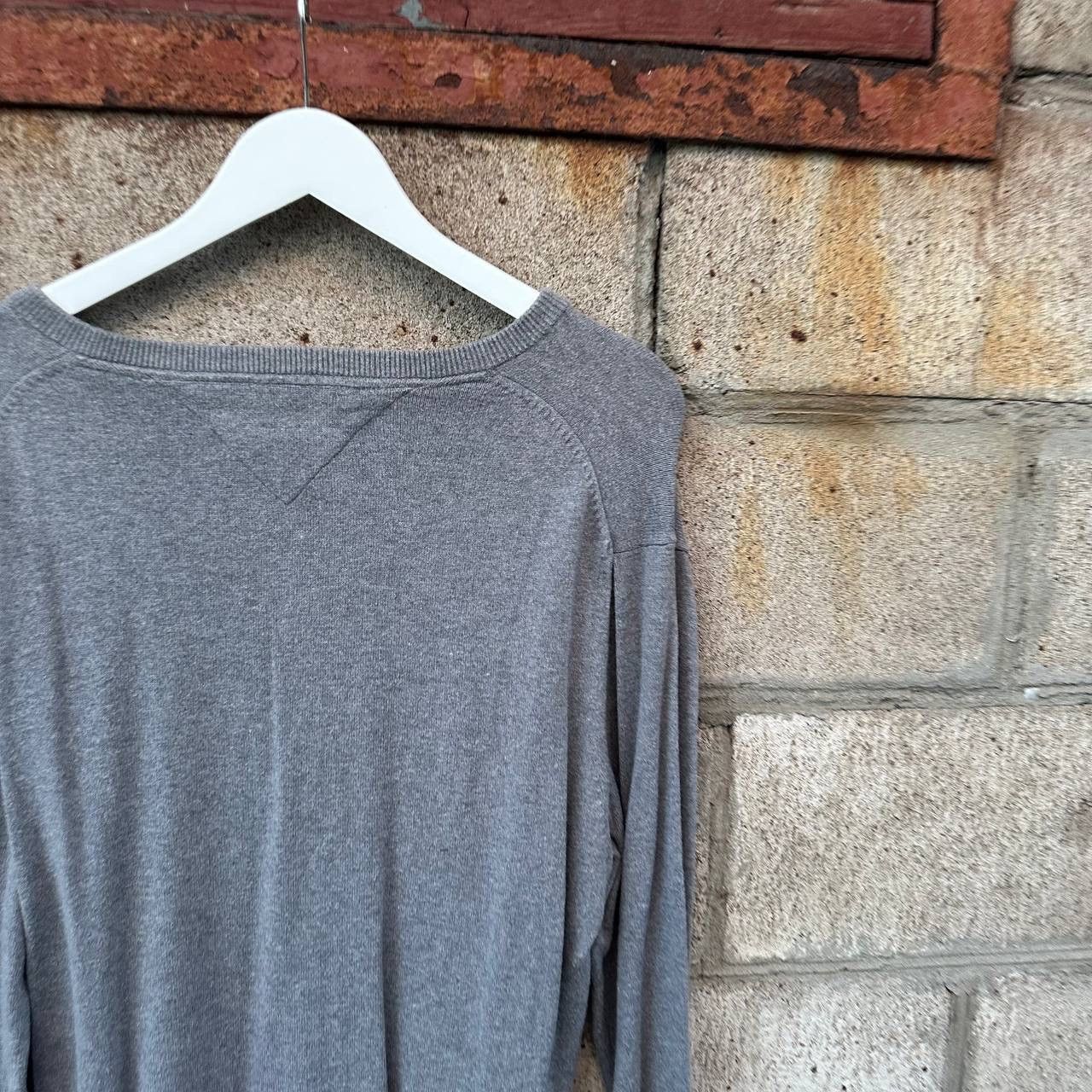 Tommy Hilfiger Vintage Tommy Hilfiger V Neck Sweater Size XL Y2K 00s Size US XL / EU 56 / 4 - 6 Thumbnail