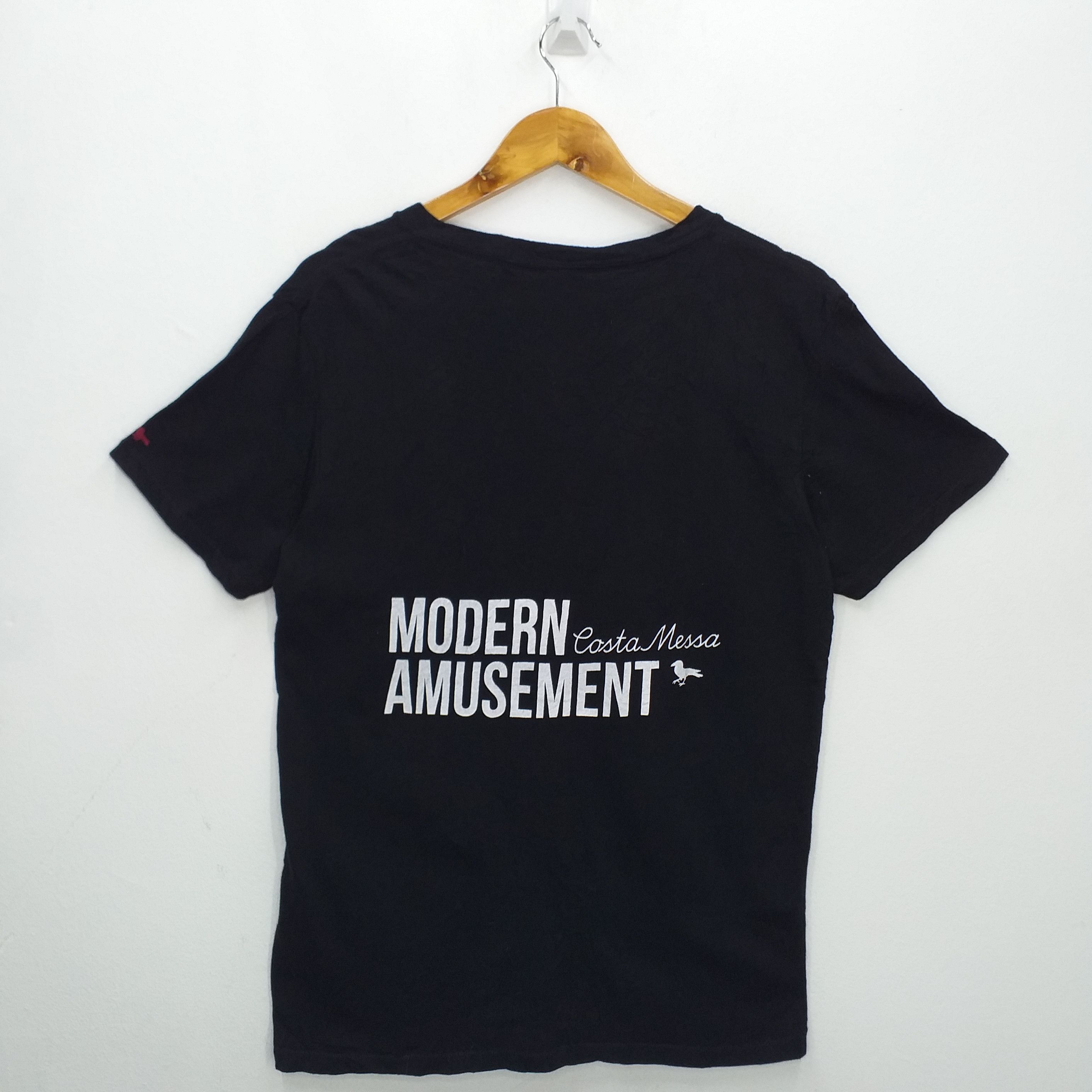 Japanese Brand Vintage Modern Amusement Big Logo Large T-Shirt -E013 Size US L / EU 52-54 / 3 - 2 Thumbnail