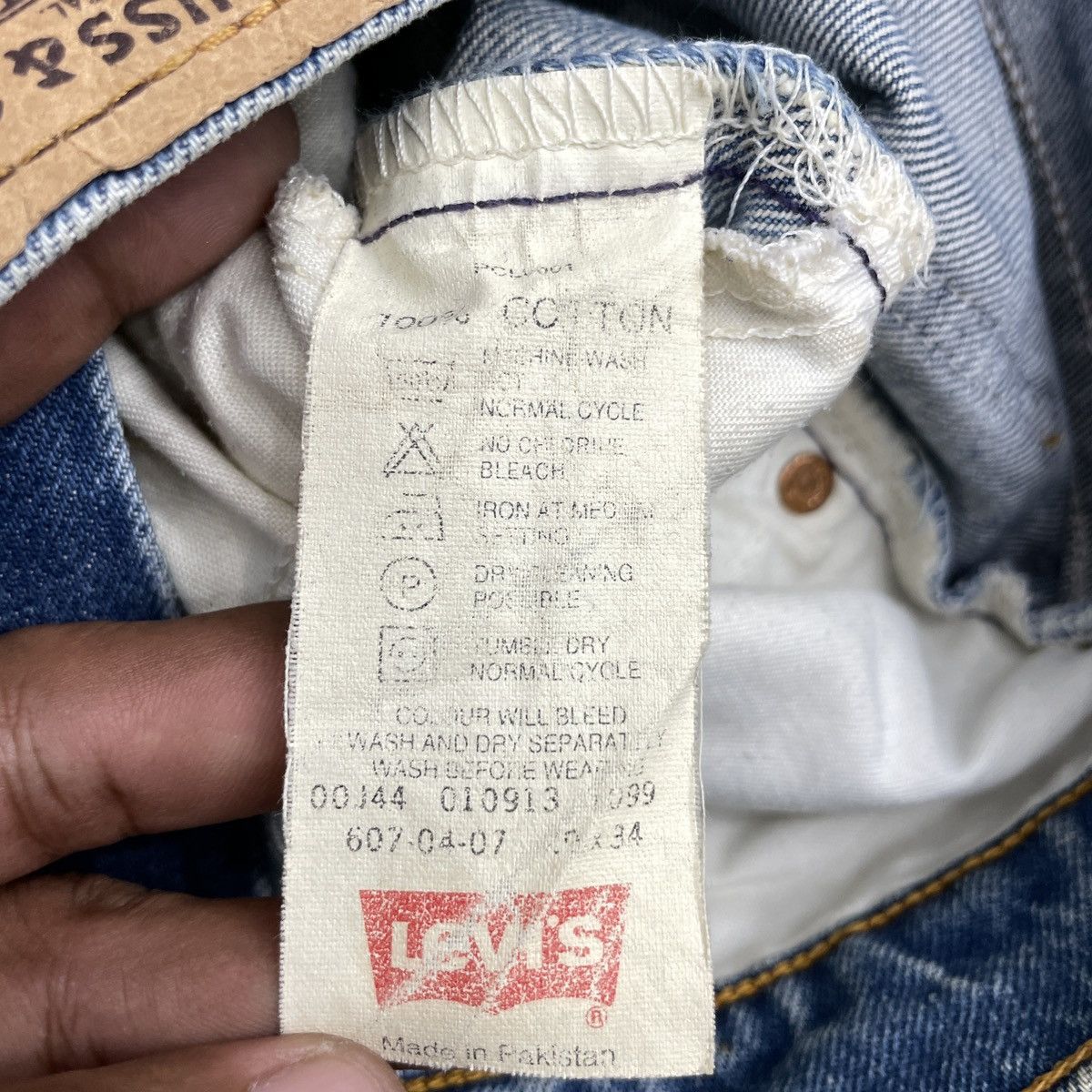 Levi's Vintage Levis 607 Oren tag Distressed Jeans wc 370 Size US 28 / EU 44 - 12 Thumbnail