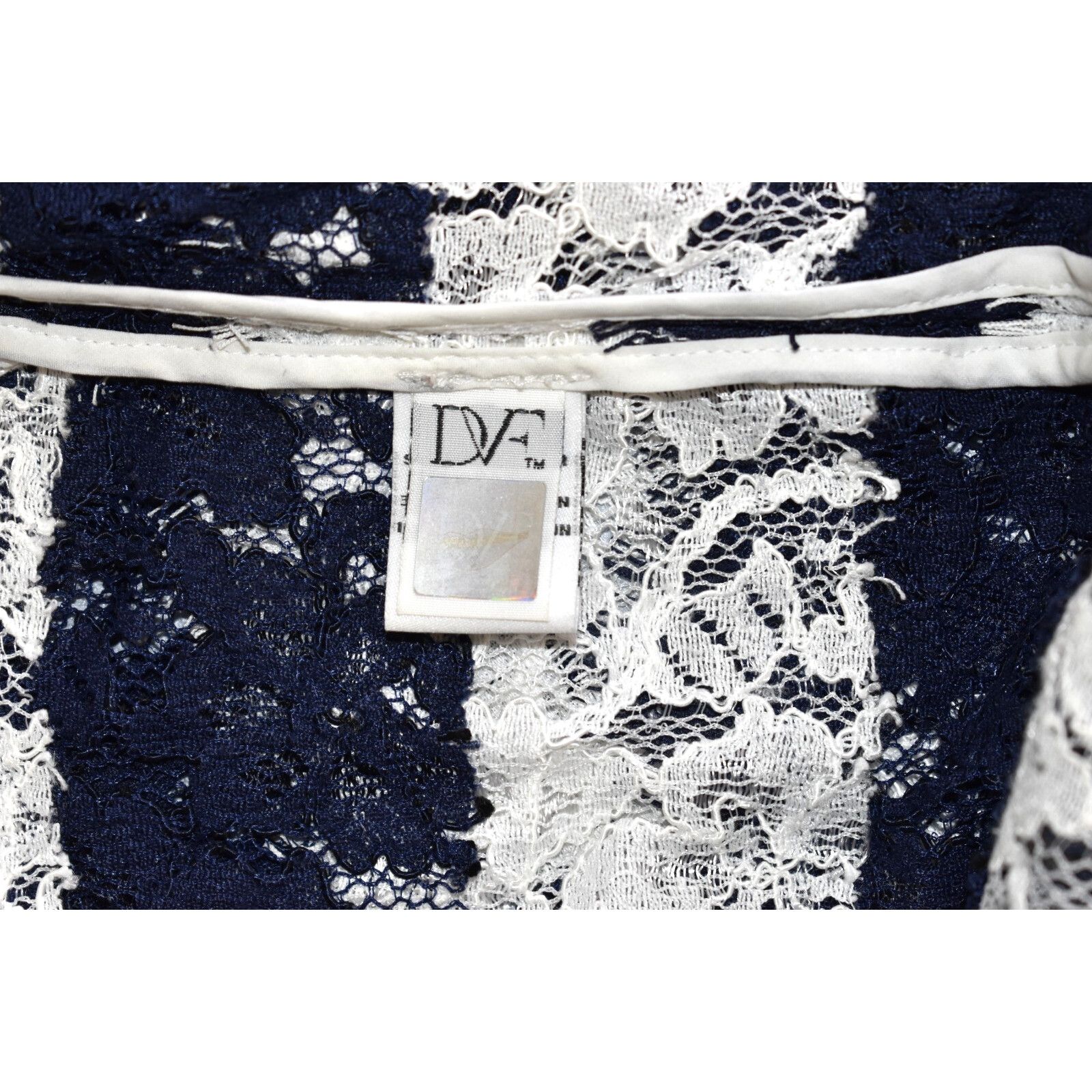 Diane von Furstenberg DIANE VON FURSTENBERG Navy White Lace Long Blouse Top Size M Size M / US 6-8 / IT 42-44 - 7 Thumbnail