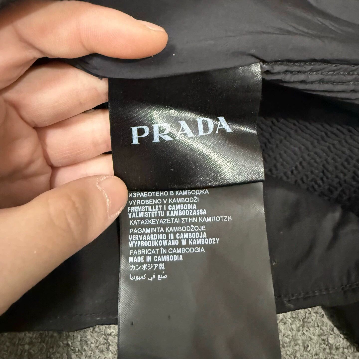 Prada Prada black triangle logo hooded puffer jacket 50 Size US M / EU 48-50 / 2 - 4 Thumbnail