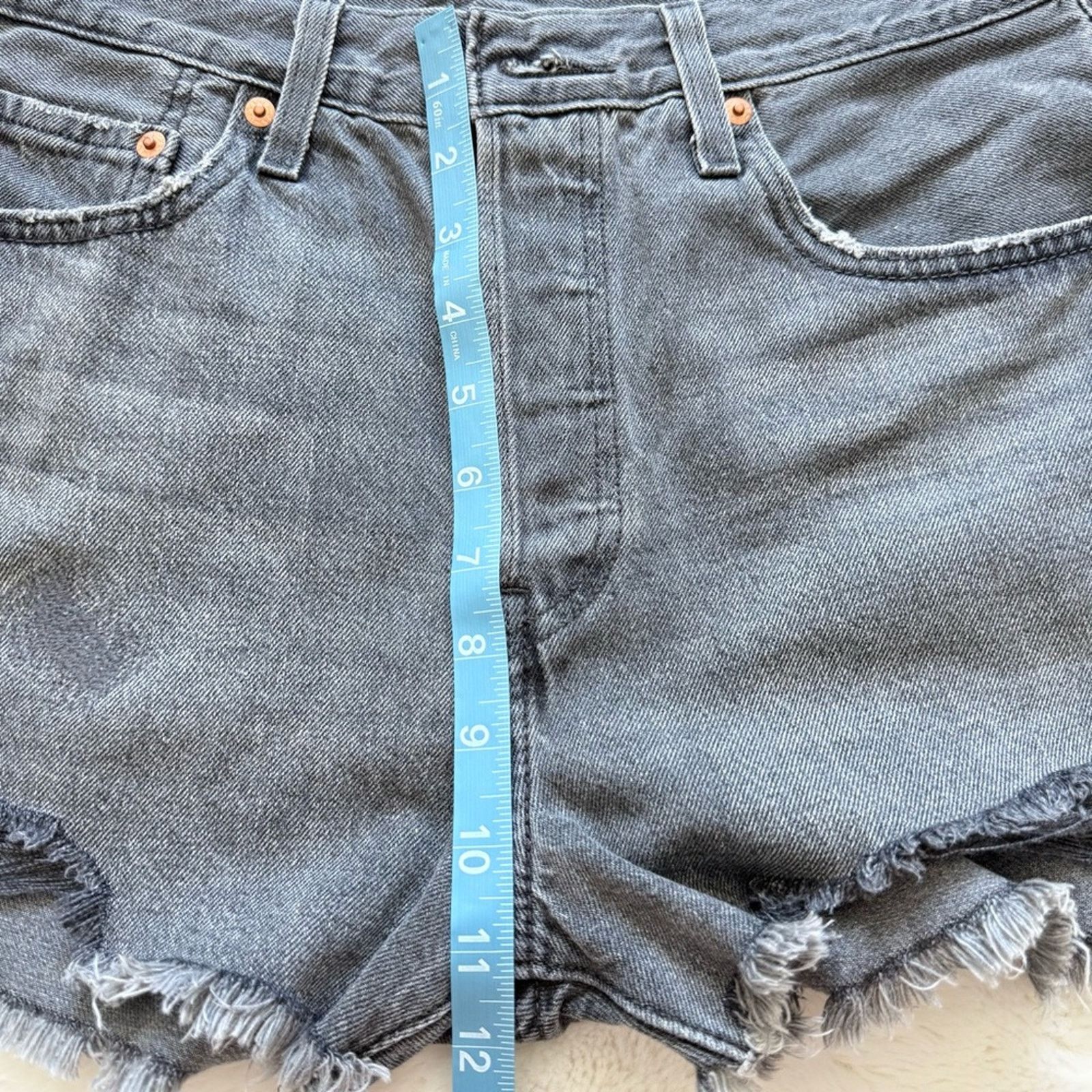 Levi's Levi’s women jeans shorts size 28 Size 28" / US 6 / IT 42 - 9 Thumbnail