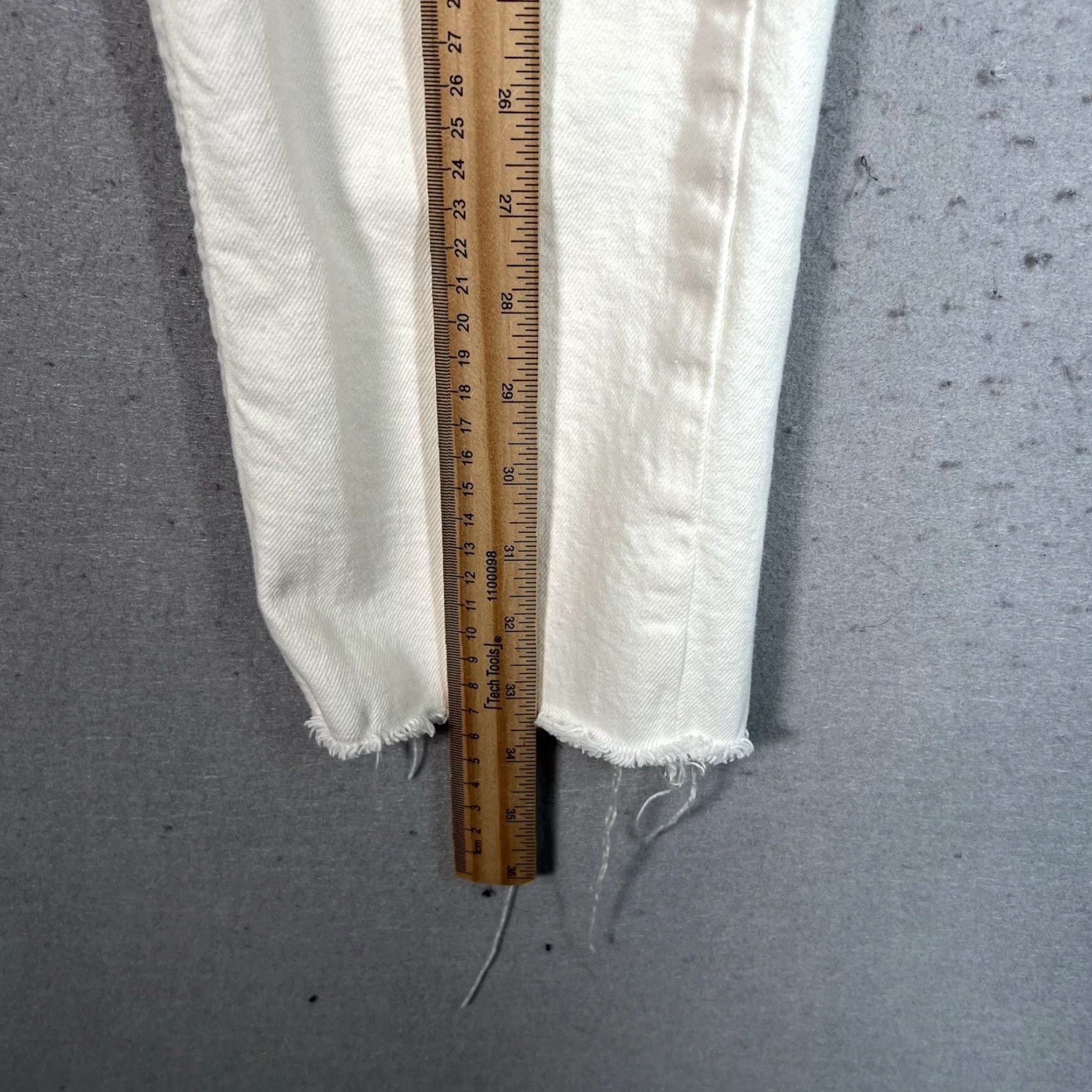 Topshop VINTAGE Topshop Jeans Adult Womens 26 x 23 White Denim Raw Hem Straight Womens Size 26" / US 2 / IT 38 - 3 Thumbnail