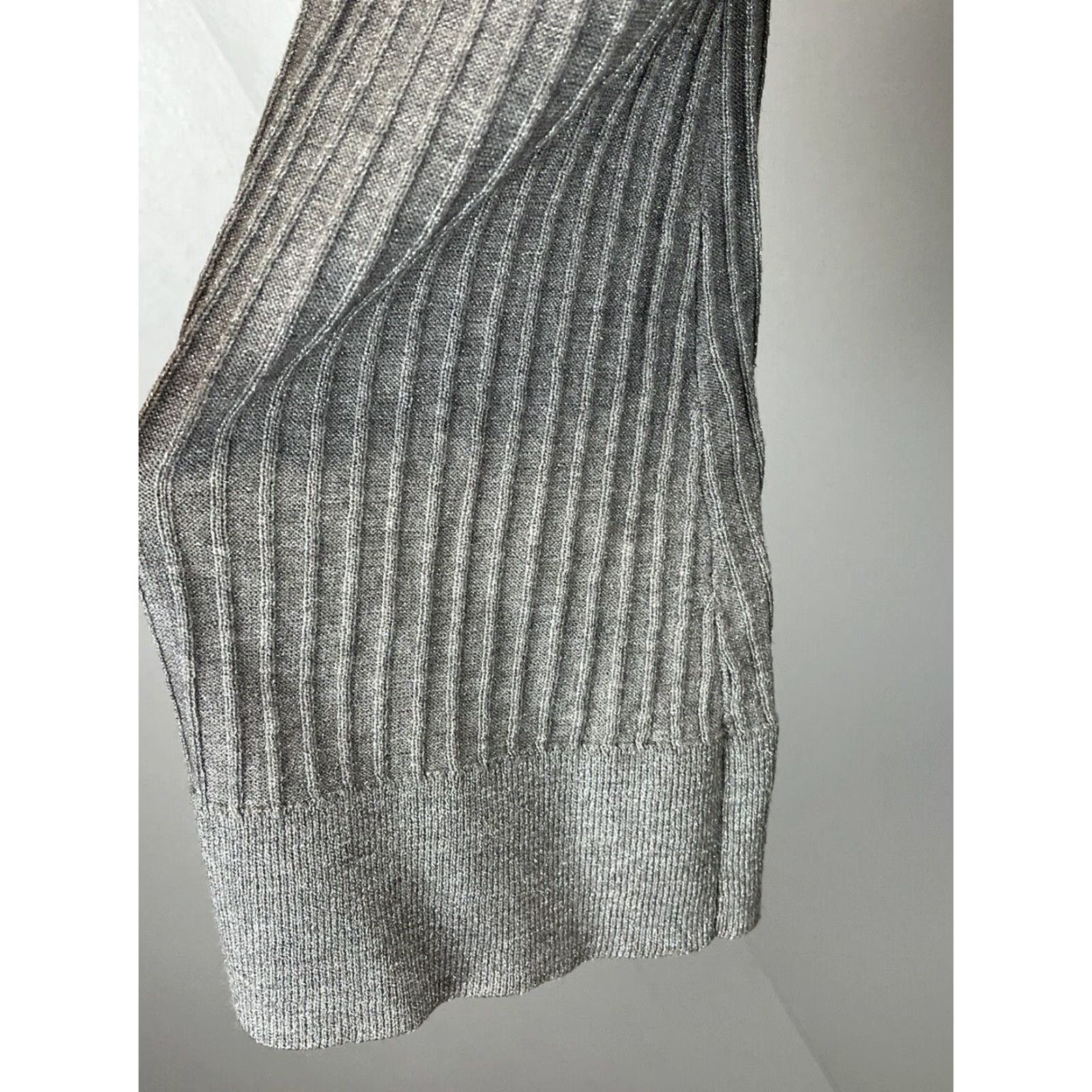 Talbots VINTAGE Talbots Silver Metallic Sweater Petite Medium Pullover 3/4 Sleeve Knit Womens Size M / US 6-8 / IT 42-44 - 3 Thumbnail