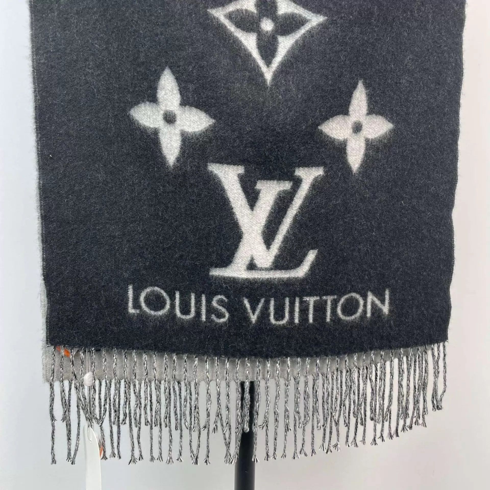 Louis Vuitton LV 95 New Wool Scarf 180x45 Black Gray Size ONE SIZE - 6 Thumbnail