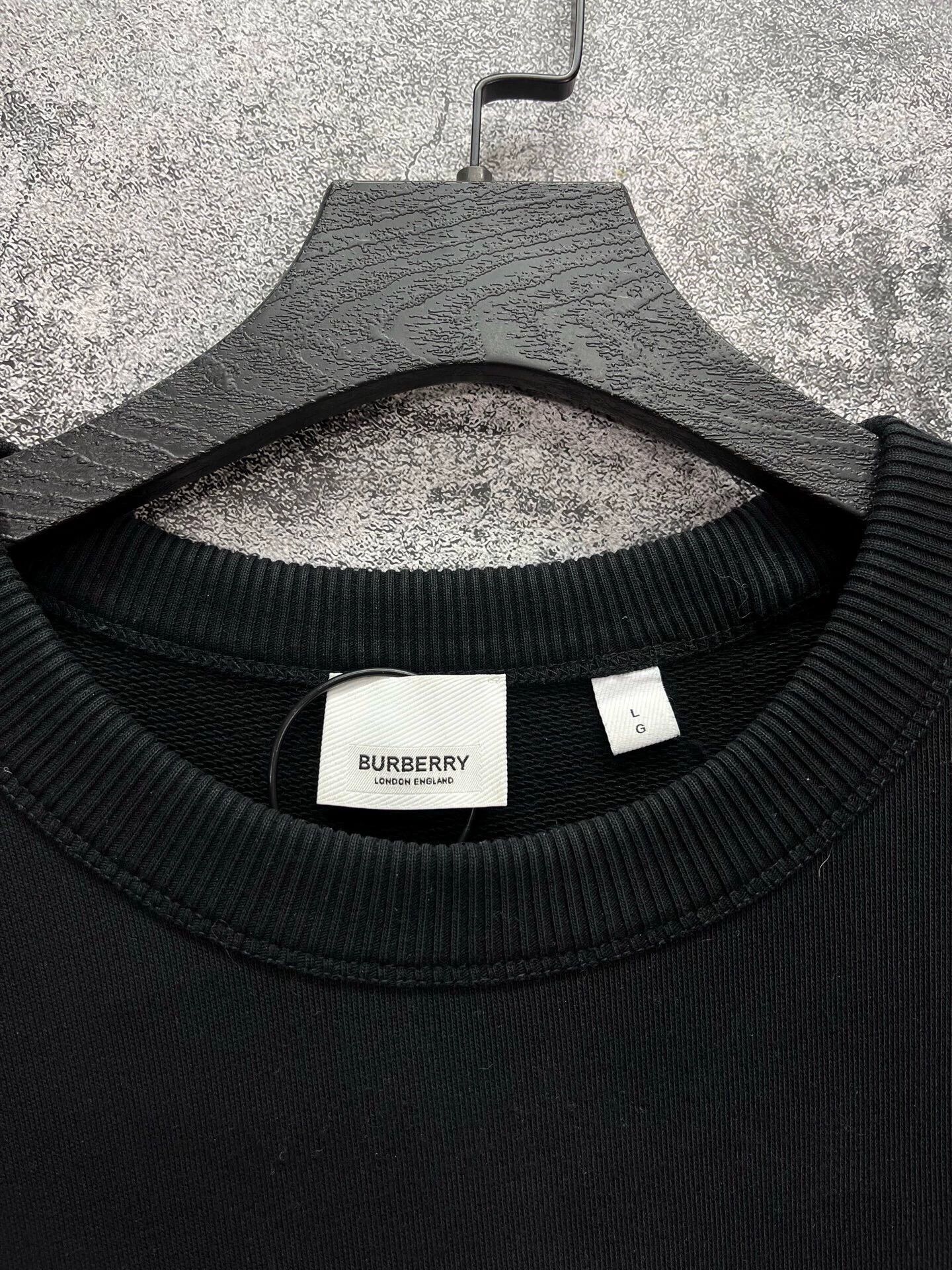 Burberry Burberry TB Logo crewneck sweatshirt L like new Size US L / EU 52-54 / 3 - 3 Thumbnail