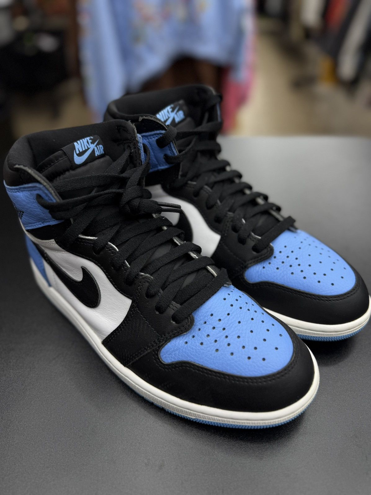 Jordan Brand × Nike Jordan 1 High UNC Toe Size 10 Pre Owned Size US 10 / EU 43 - 6 Thumbnail