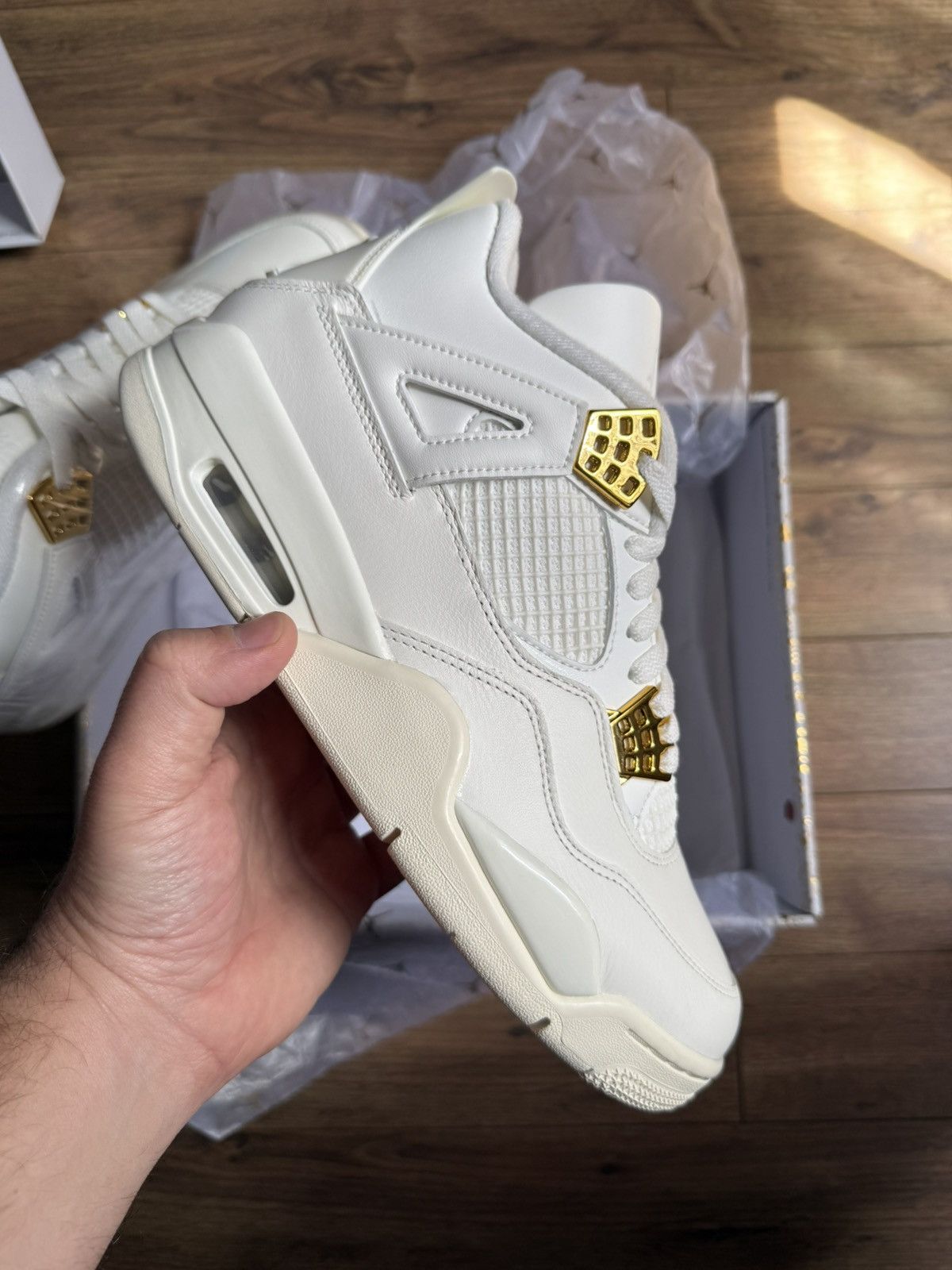 Jordan Brand Air Jordan 4 Womens Retro Metallic Gold Sizes US W10.5 / M9 Size US 9 / EU 42 - 2 Thumbnail
